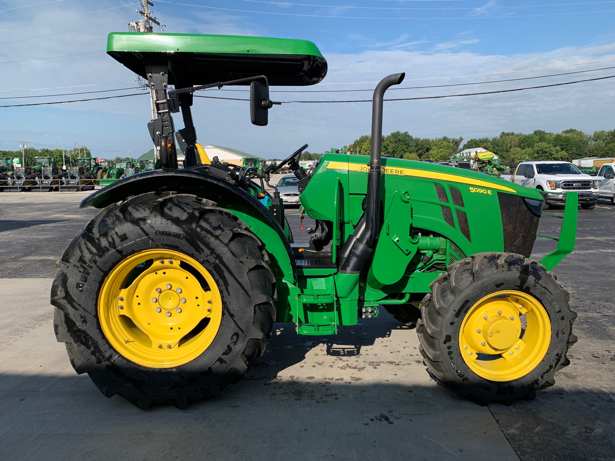  2019 John Deere 5090E at Heritage Tractor in Lamar, MO