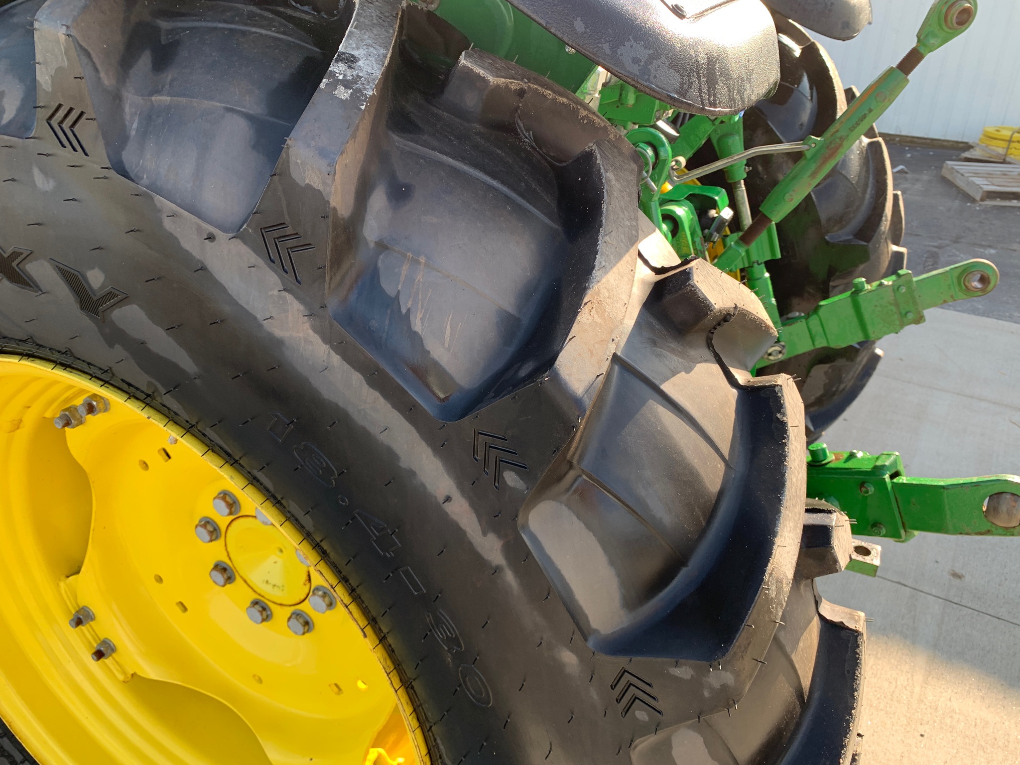  2019 John Deere 5090E at Heritage Tractor in Lamar, MO