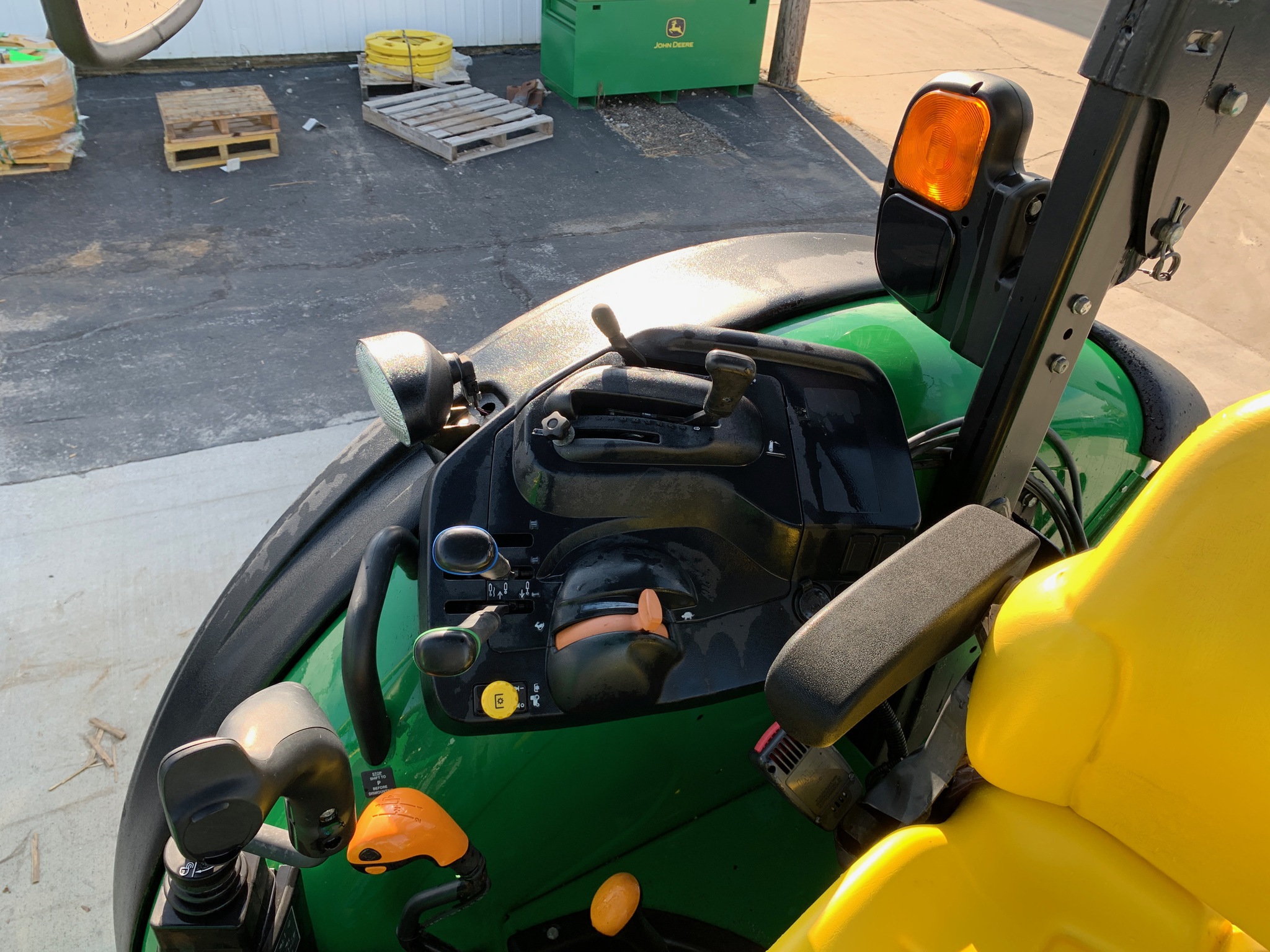  2019 John Deere 5090E at Heritage Tractor in Lamar, MO