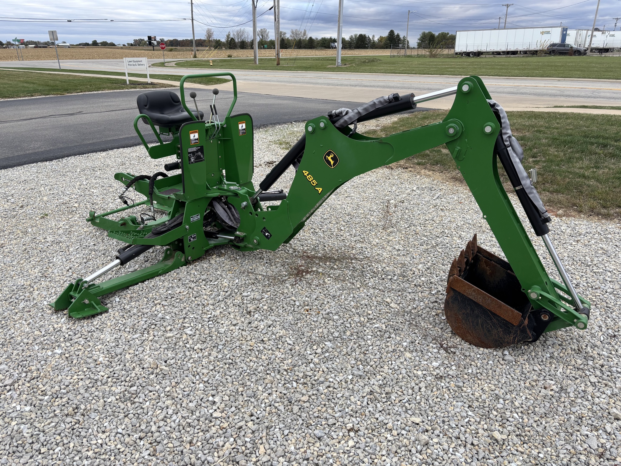 Used 2014 John Deere 485 Compact Utility Tractor Attachments at Koenig Equipment in Greenville, OH - PhotoXL3