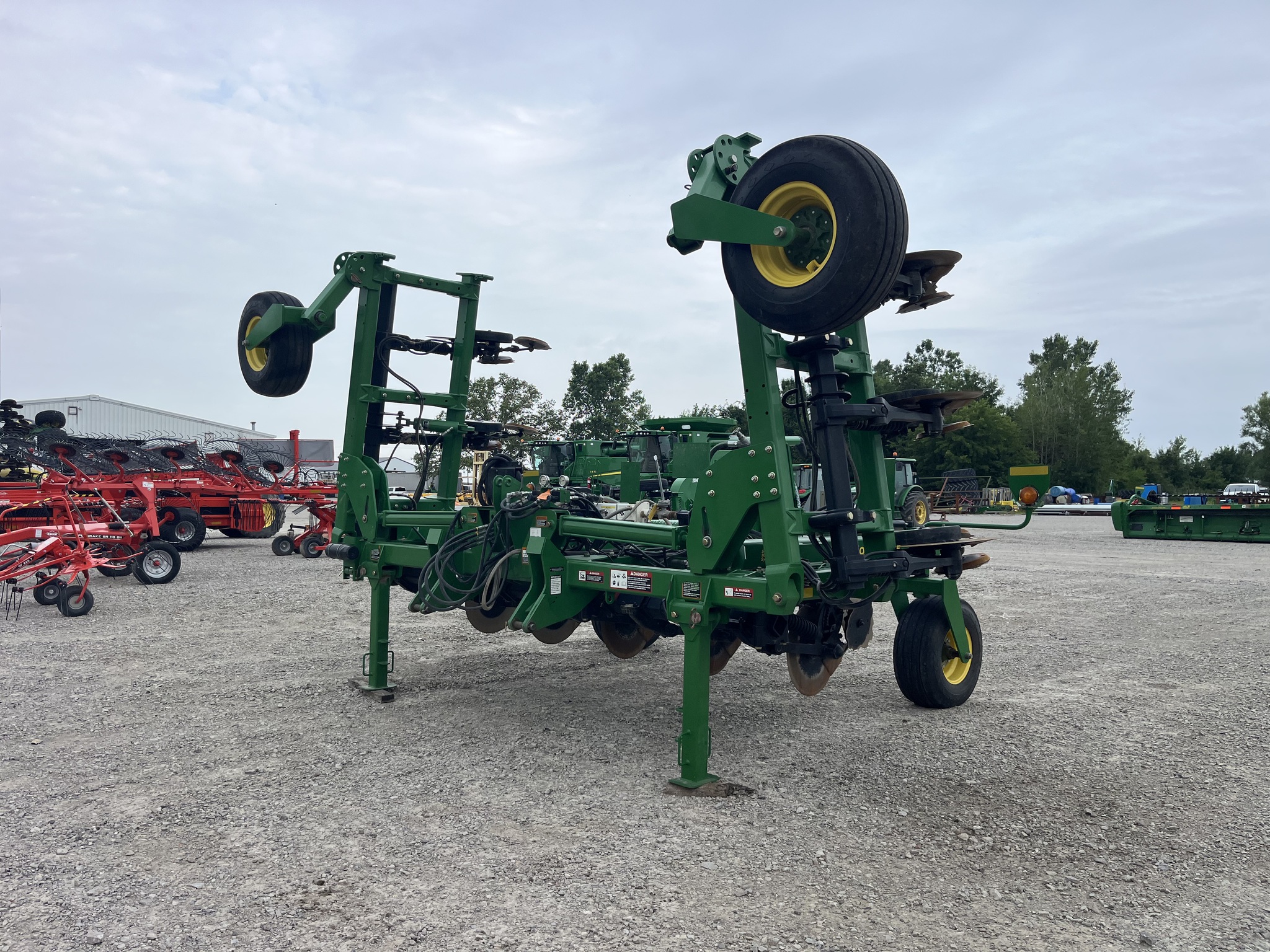 2011 John Deere 2510H Image 2