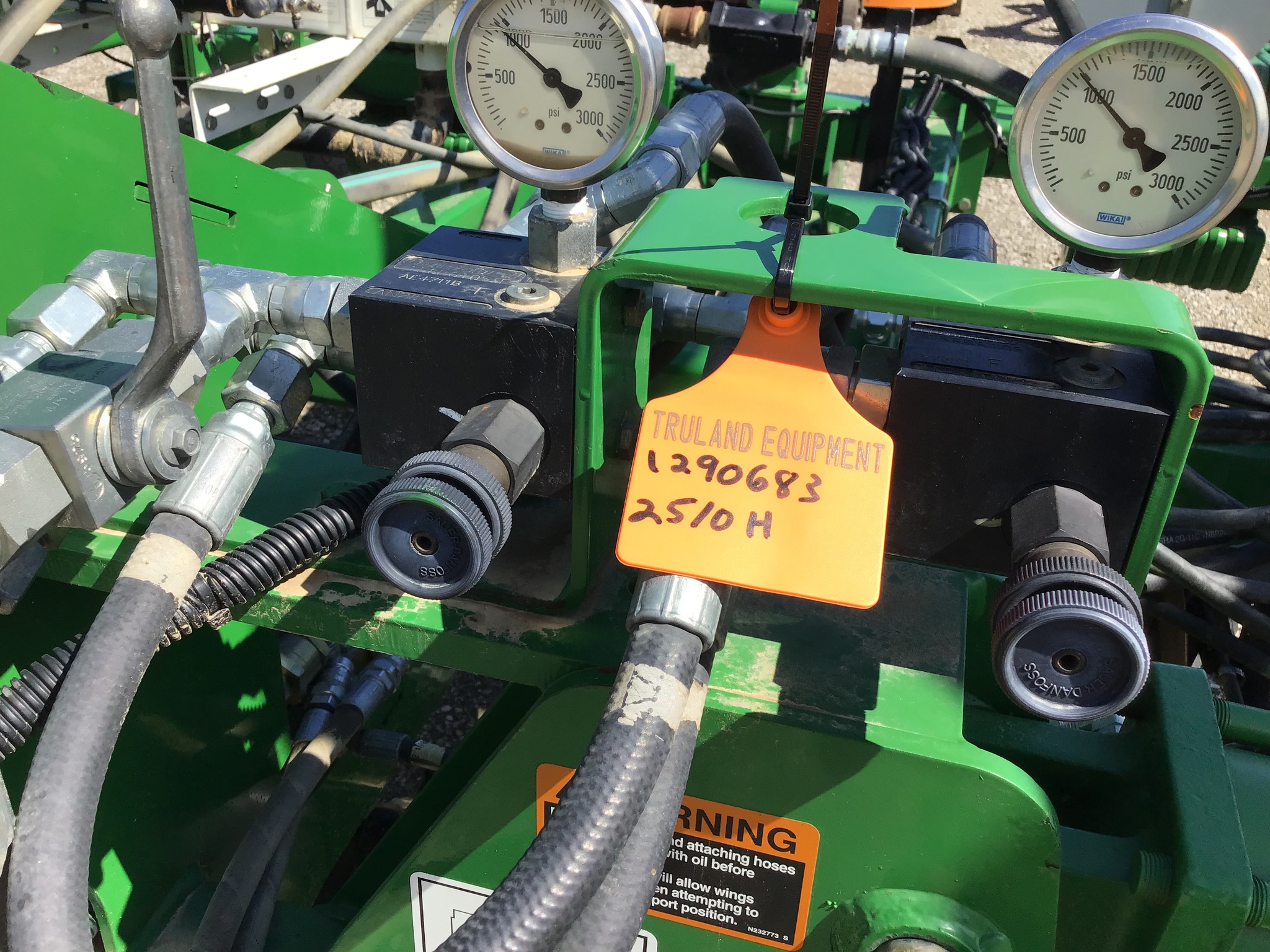 2011 John Deere 2510H Image 23