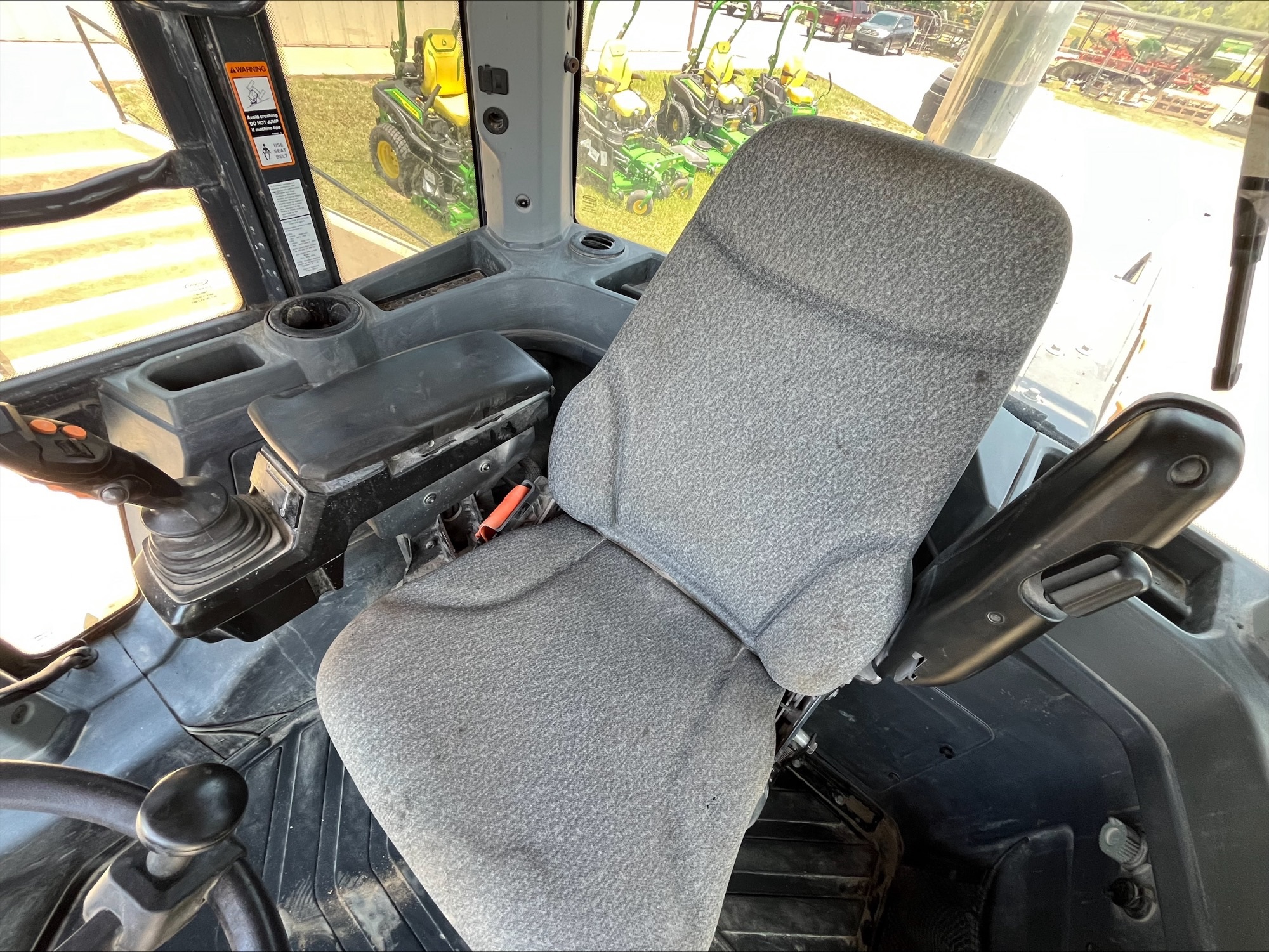 2019 John Deere 544L Image 6