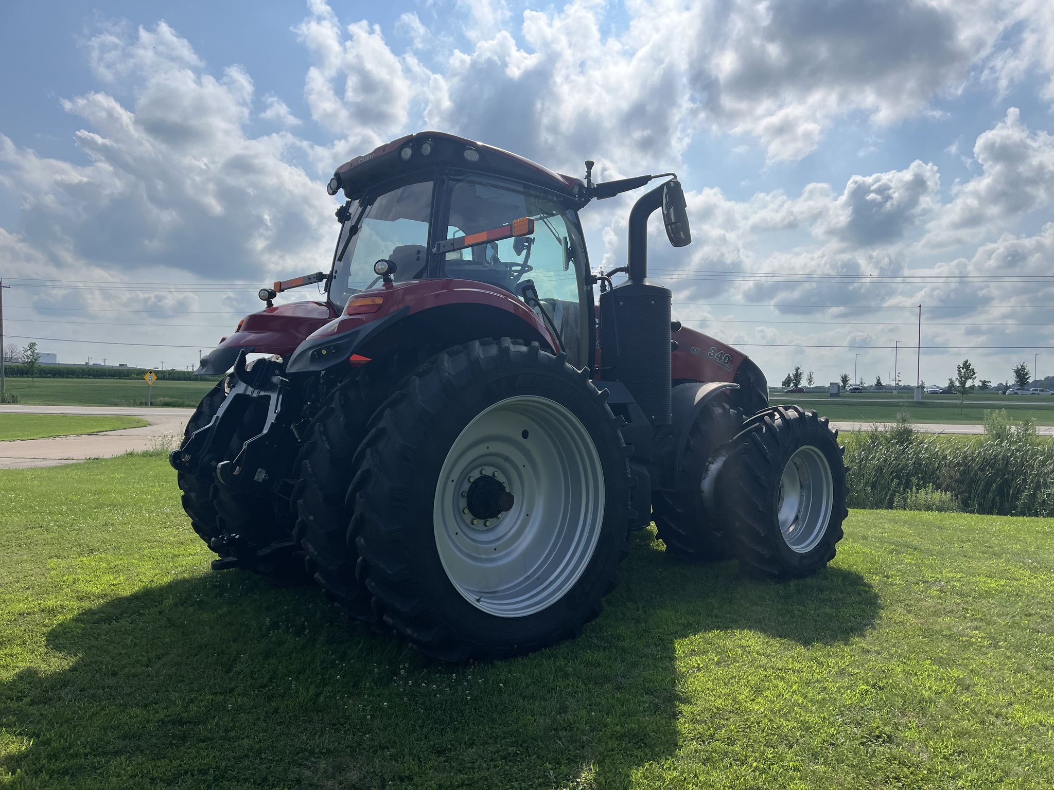  2024 Case IH Magnum 340 AFS at Heritage Tractor in Princeton, IL