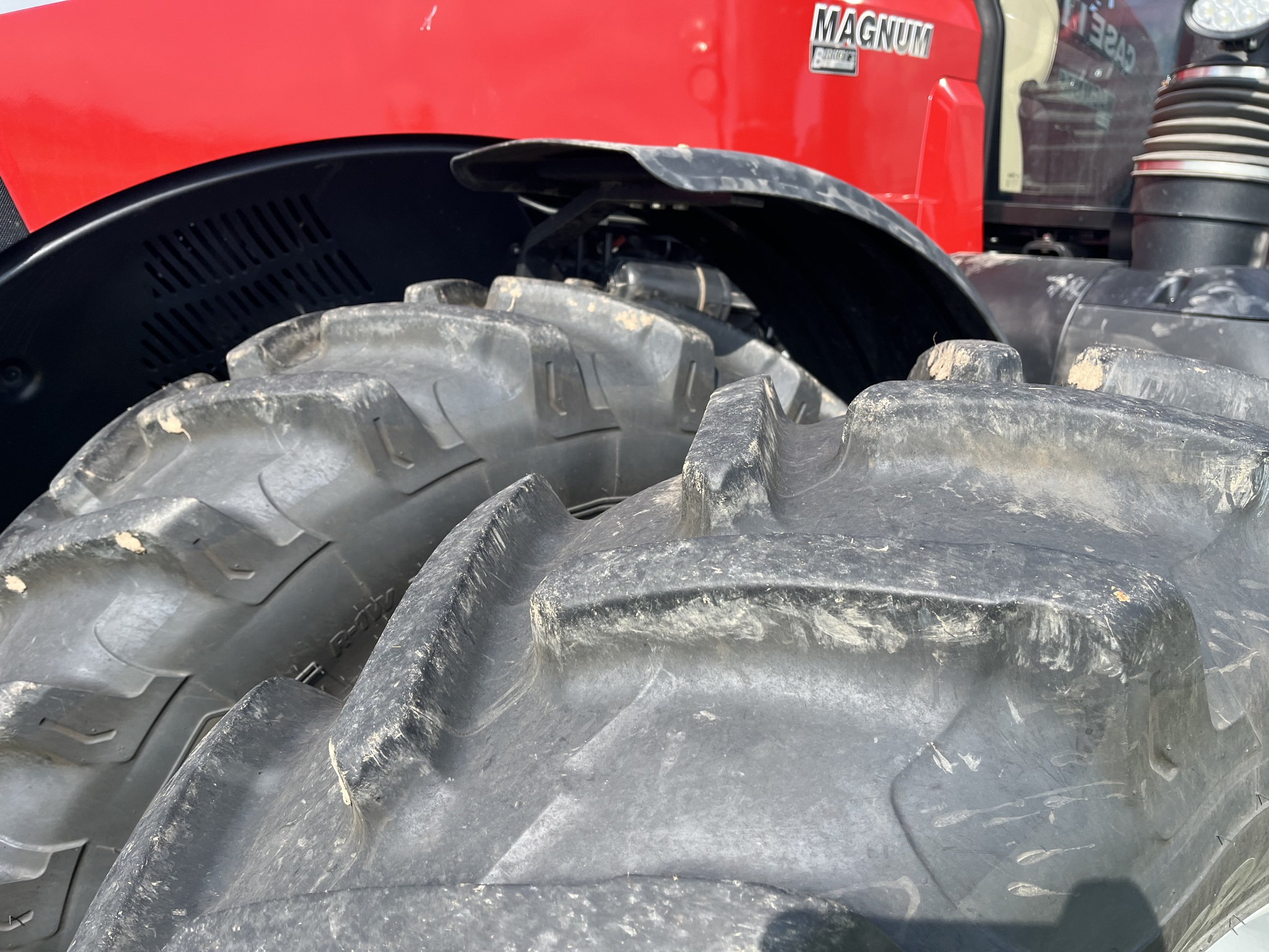  2024 Case IH Magnum 340 AFS at Heritage Tractor in Princeton, IL