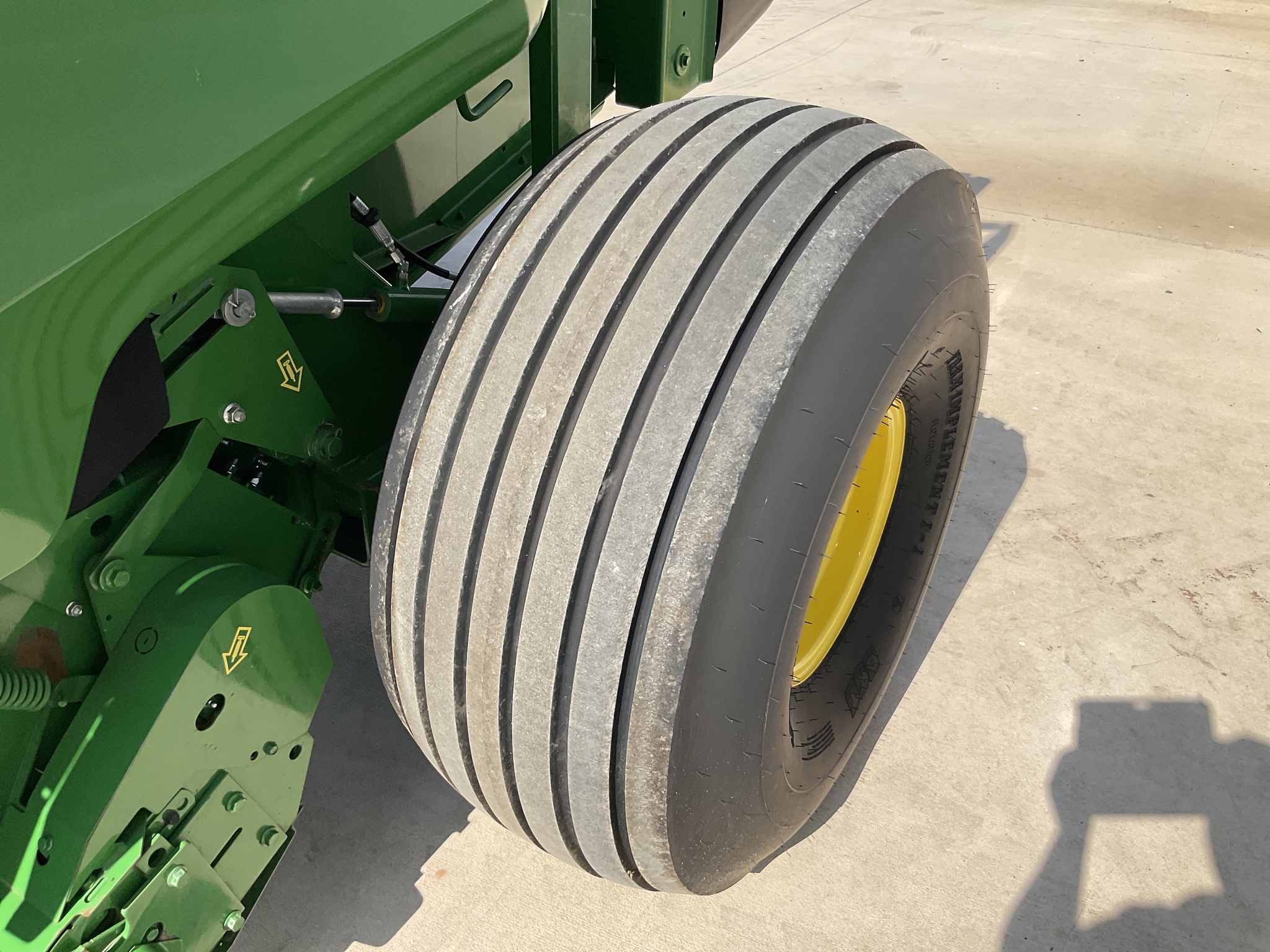 2023 John Deere 560M Image 25