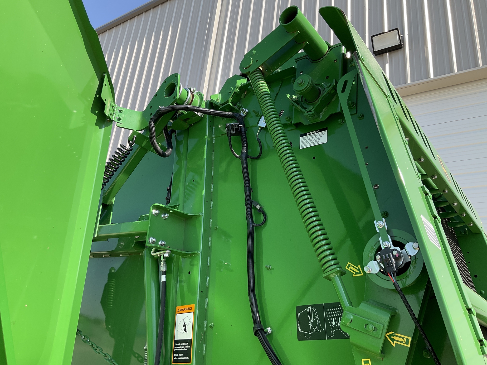 2023 John Deere 560M Image 18