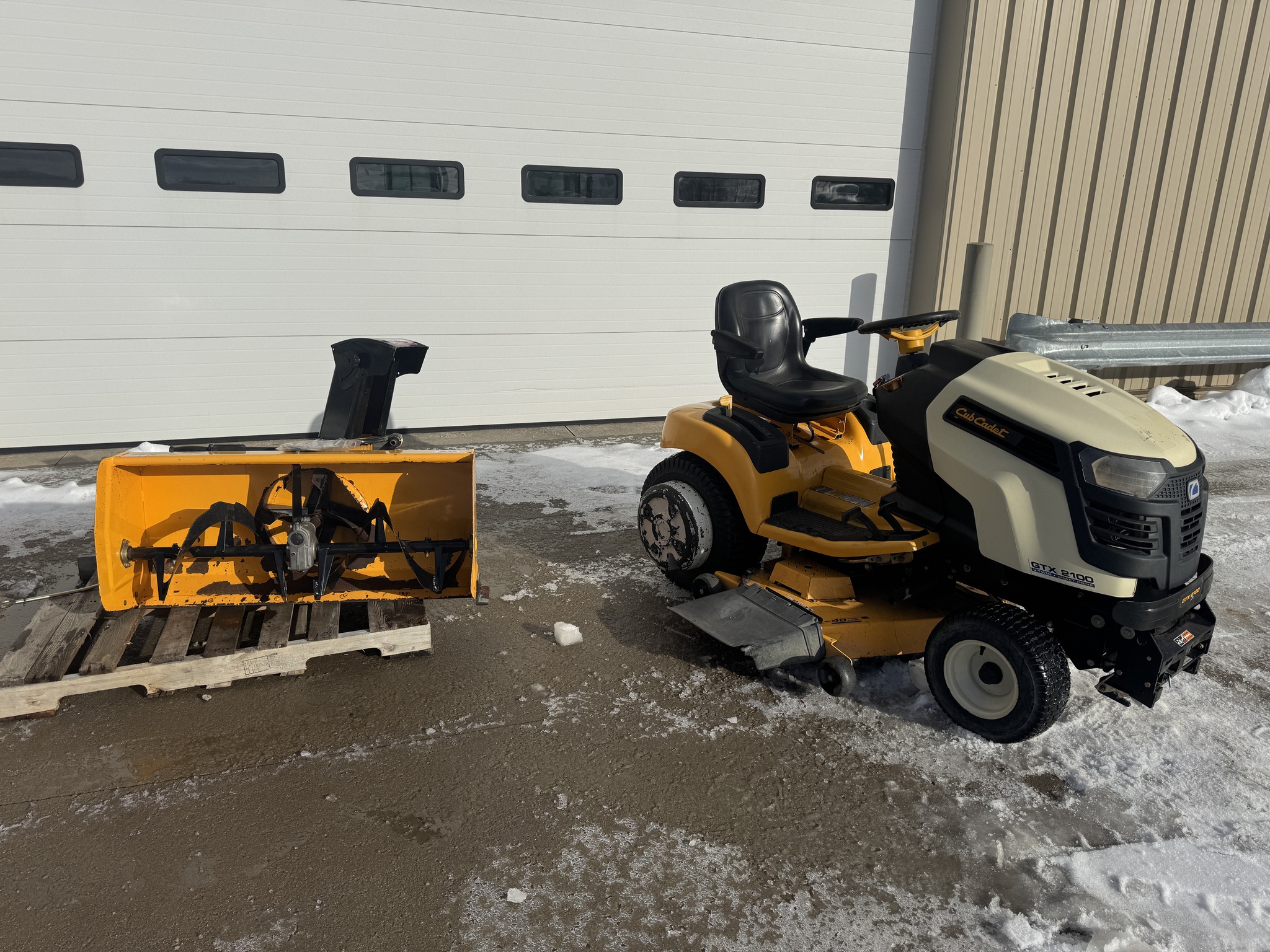 2012 Cub Cadet GTX2100 Image 1