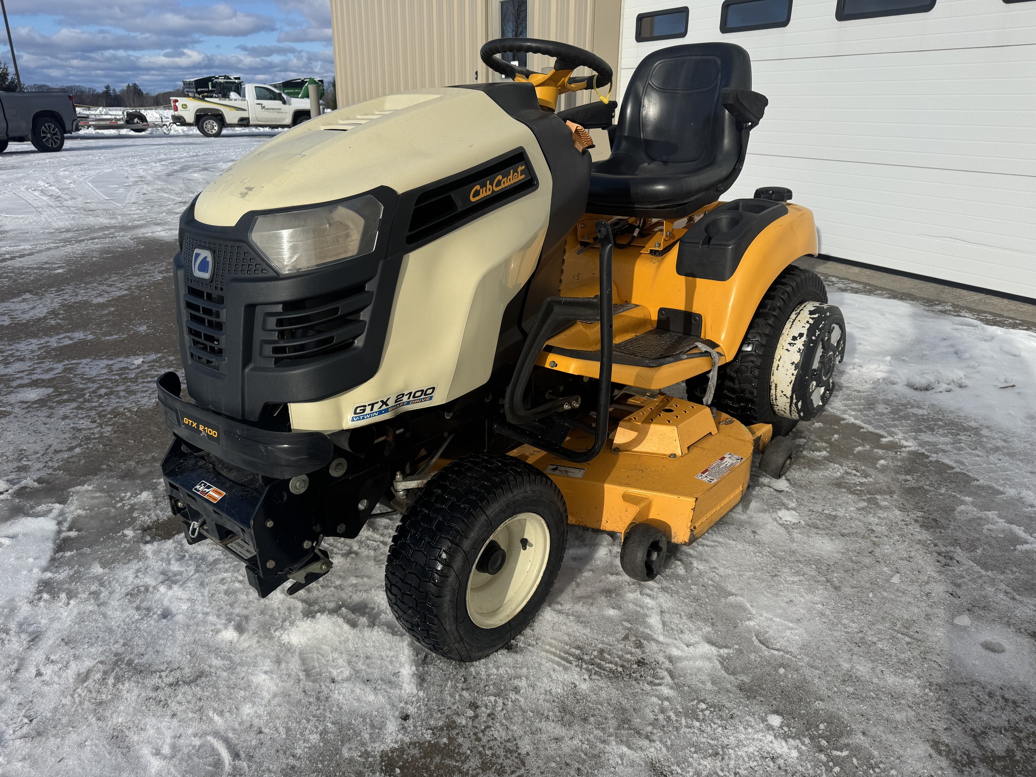 2012 Cub Cadet GTX2100 Image 4