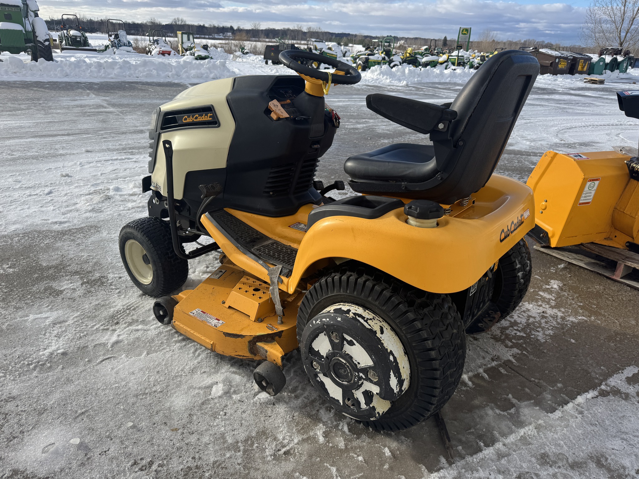 2012 Cub Cadet GTX2100 Image 5