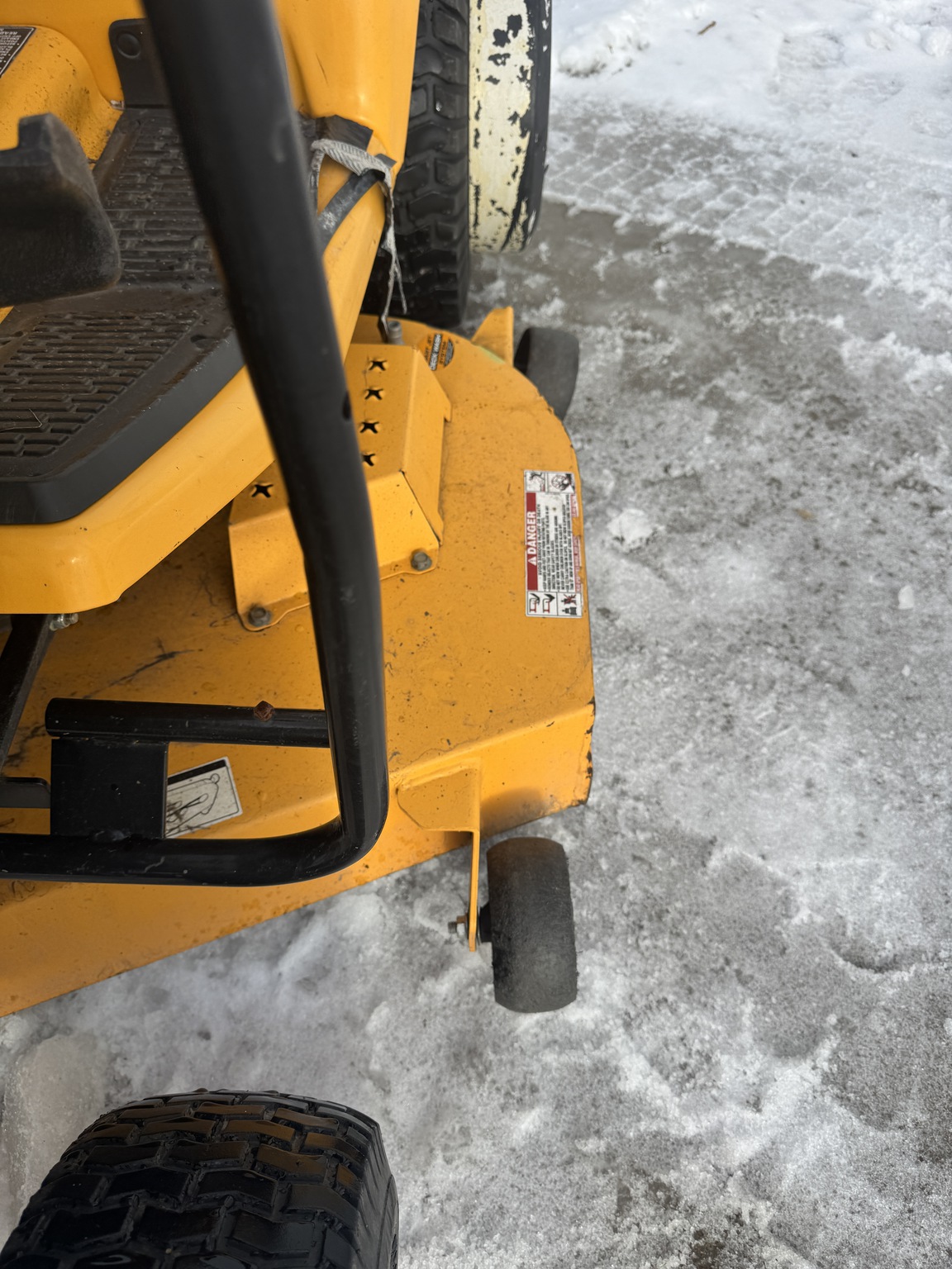 2012 Cub Cadet GTX2100 Image 10