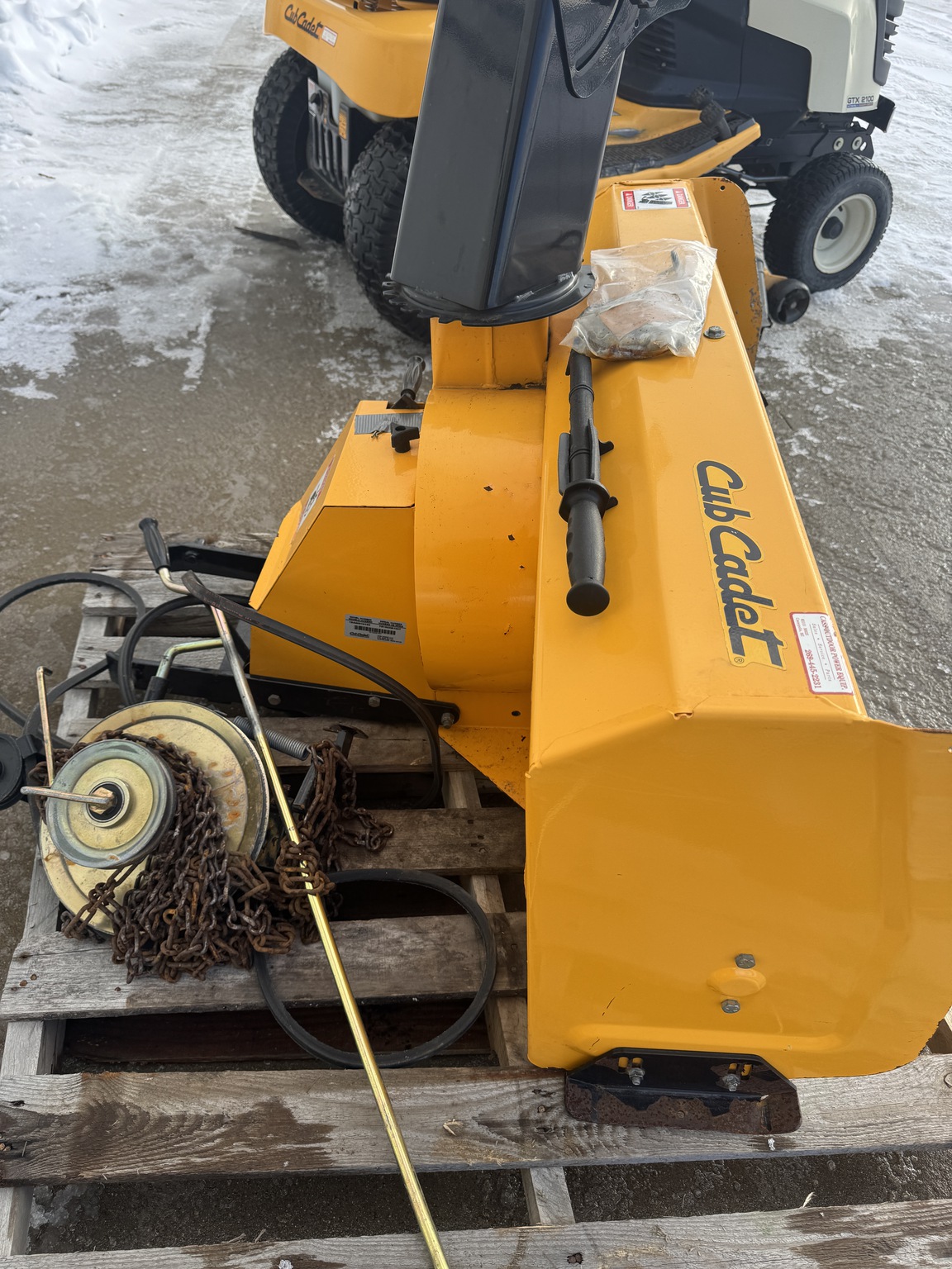 2012 Cub Cadet GTX2100 Image 18