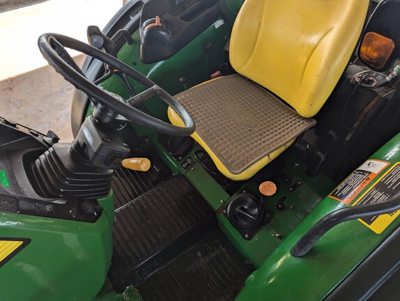 2022 John Deere 5075E
