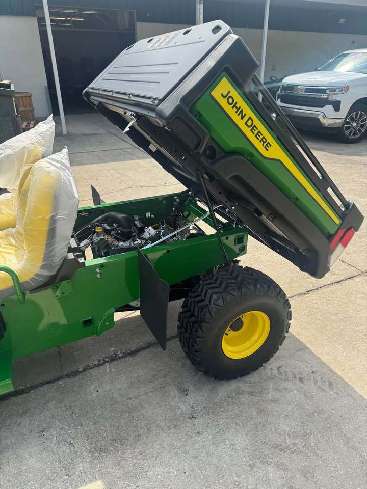 2025 John Deere TX 4X2 Image 3