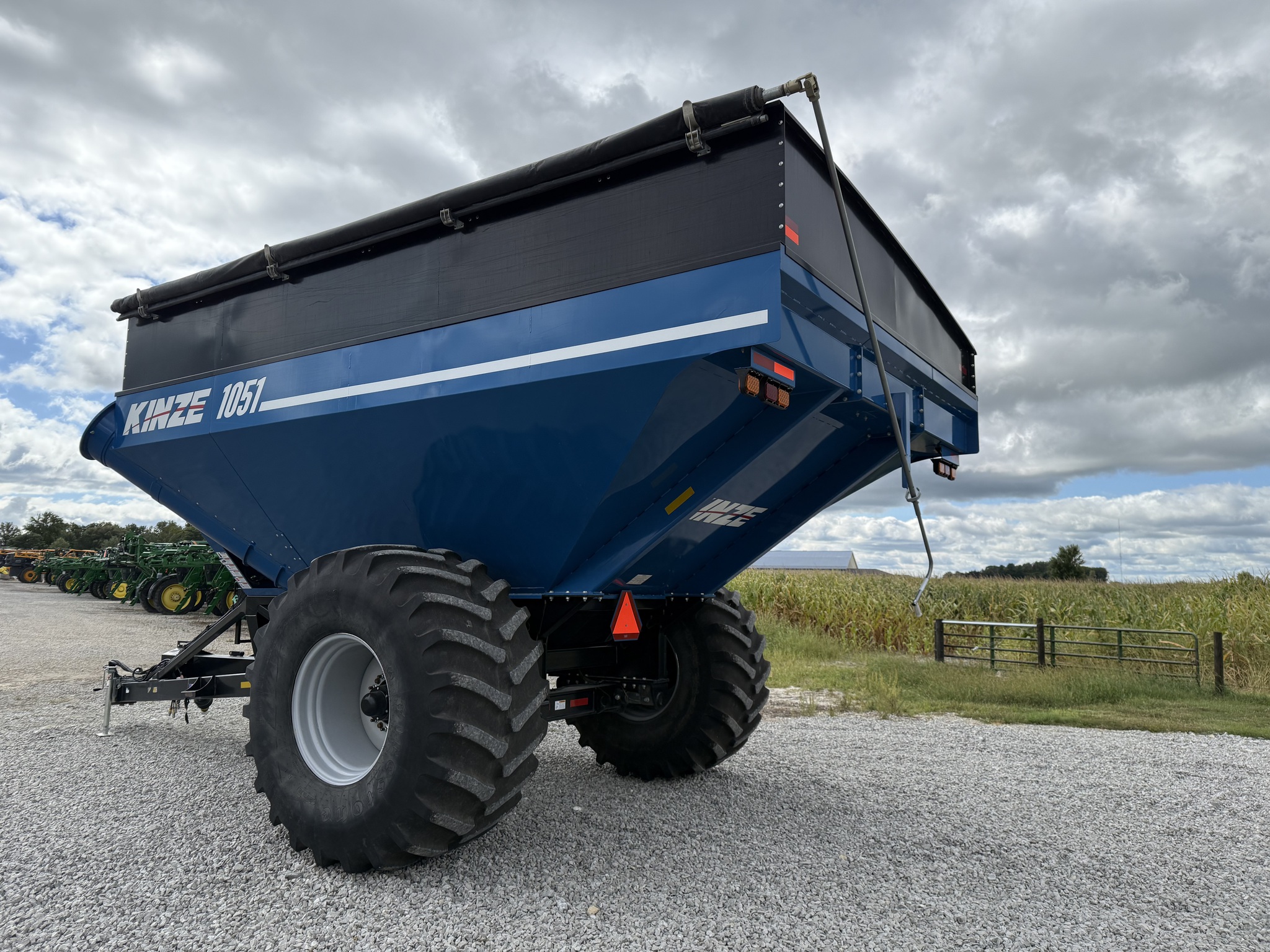 2022 Kinze 1051 Image 14