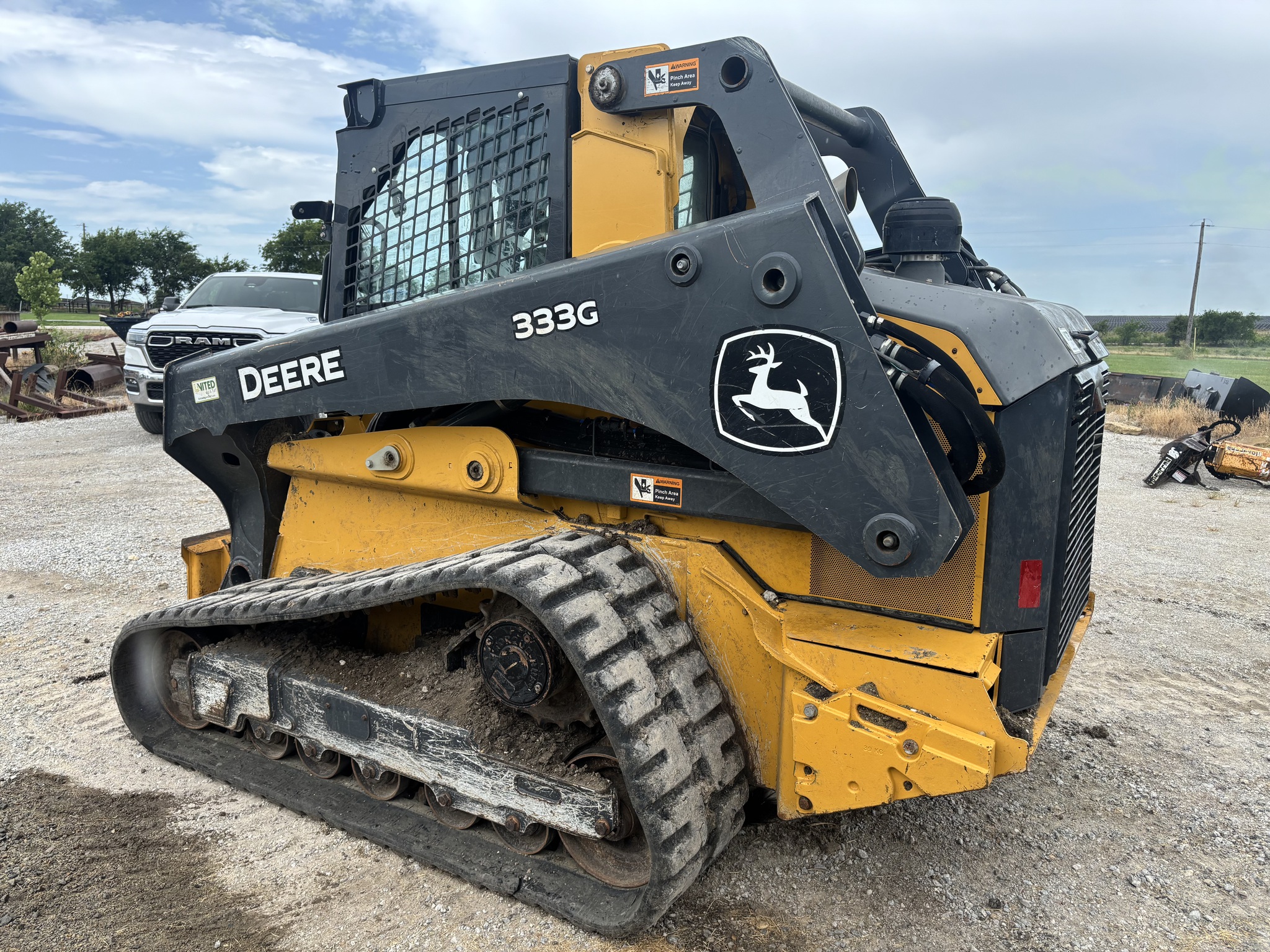 2020 John Deere 333G Image 8