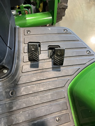 2024 John Deere 4044R (8th thumbnail)