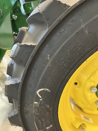 2024 John Deere 4044R (15th thumbnail)