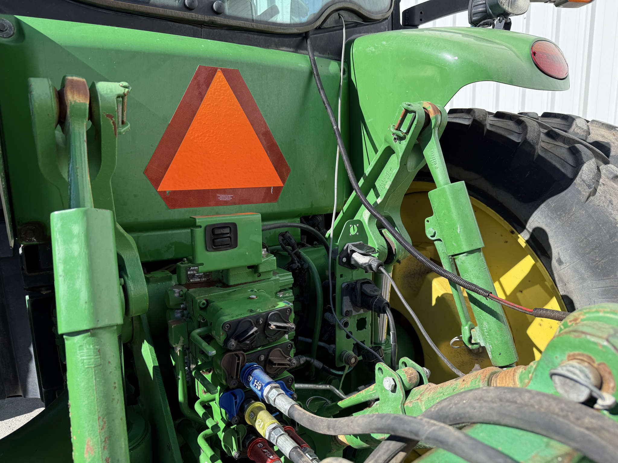 2014 John Deere 8285R Image 5