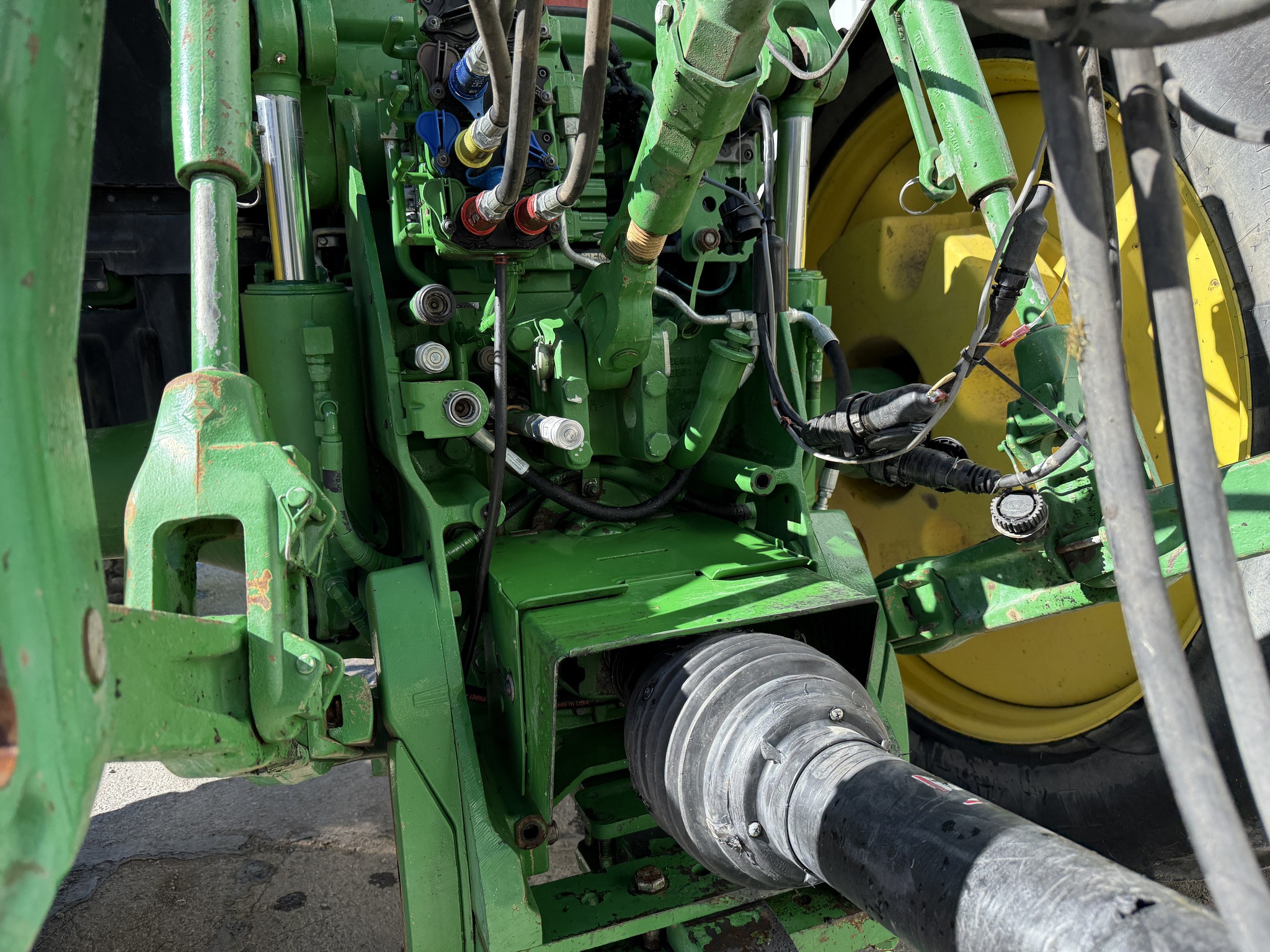 2014 John Deere 8285R Image 4