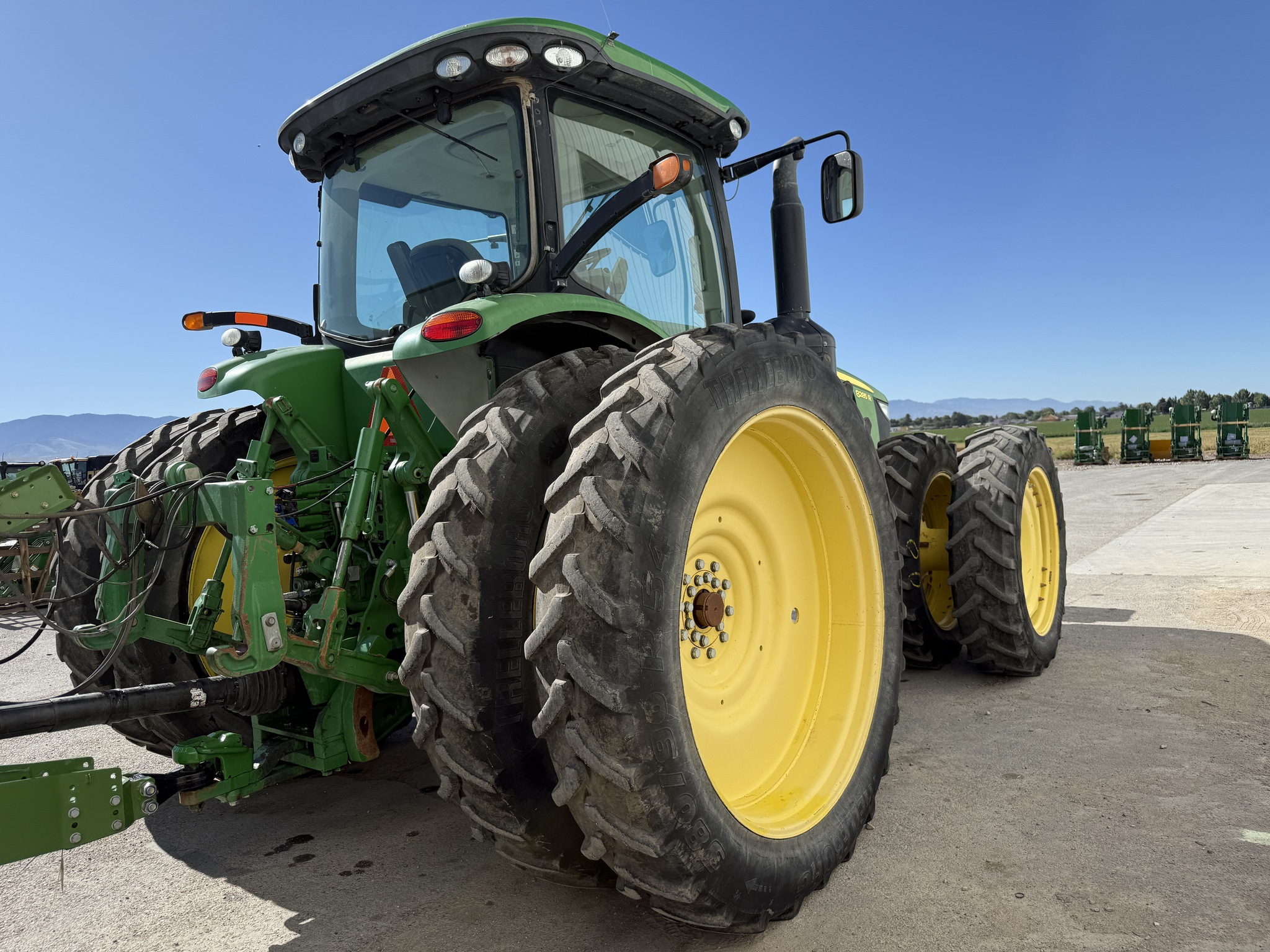 2014 John Deere 8285R Image 9