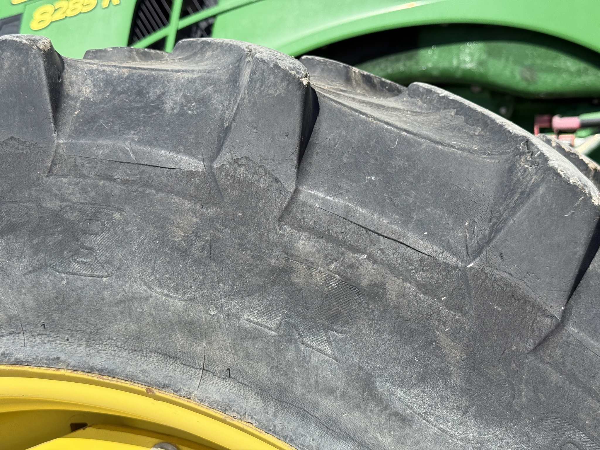 2014 John Deere 8285R Image 17