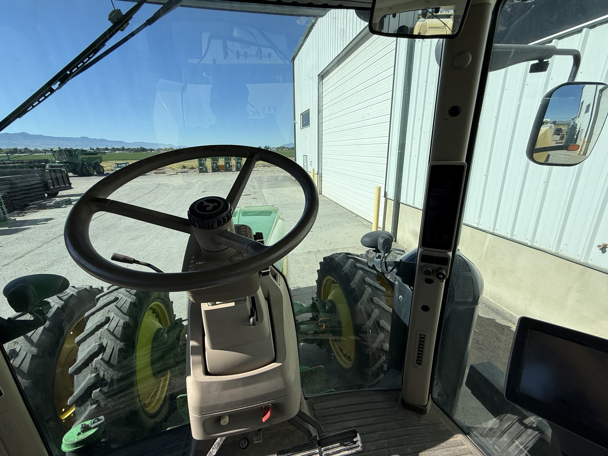 2014 John Deere 8285R Image 21