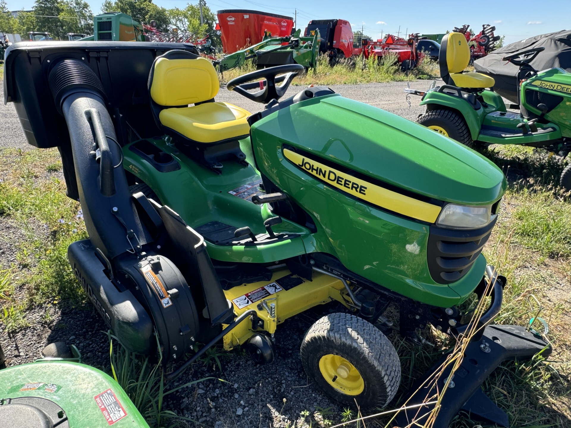 2013 John Deere X324 Image 2