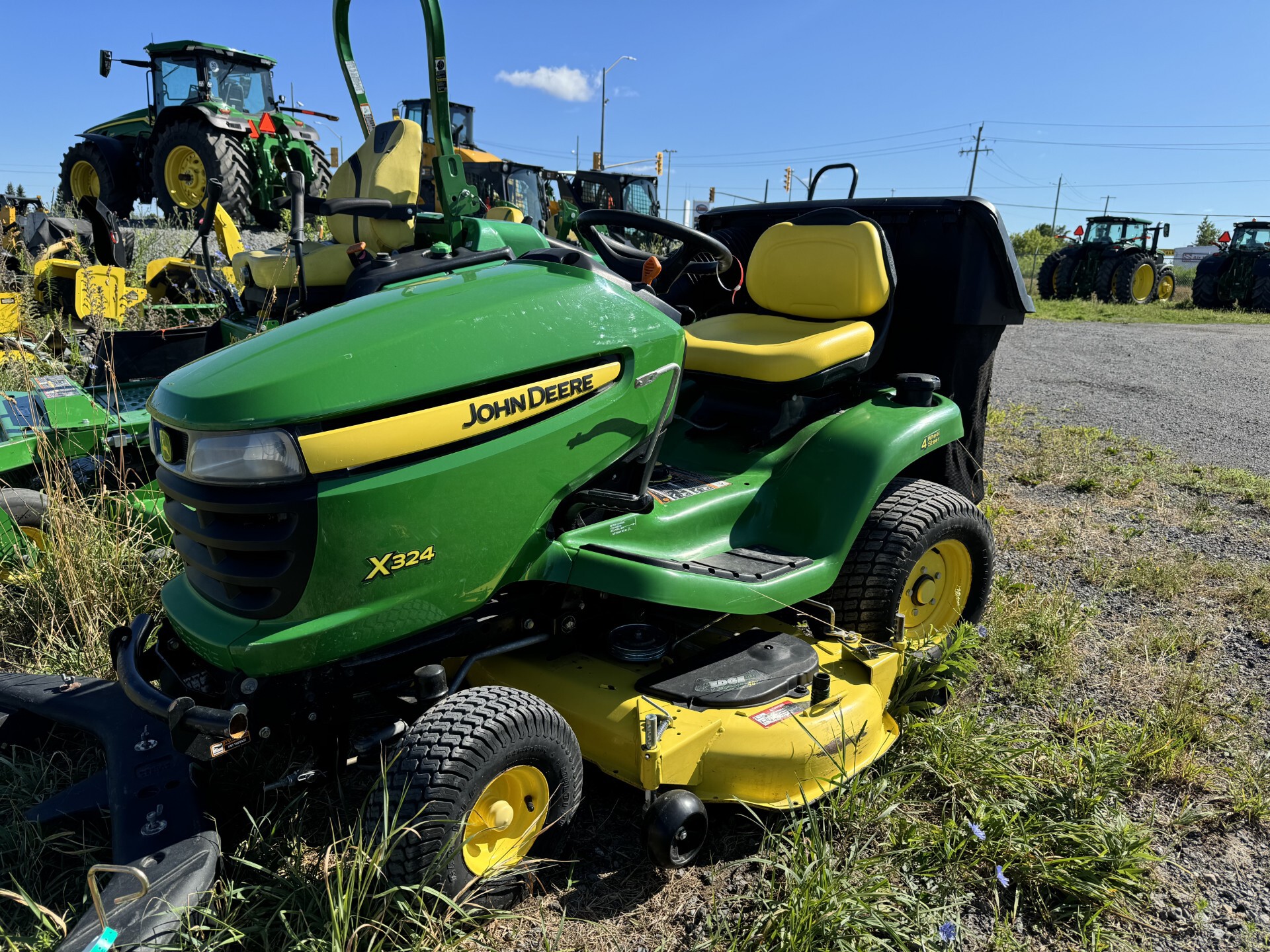 2013 John Deere X324 Image 1