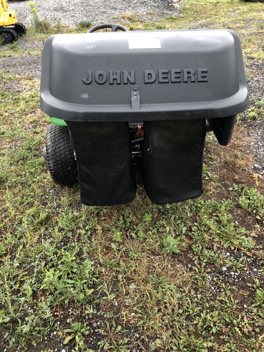 2013 John Deere X324 Image 8