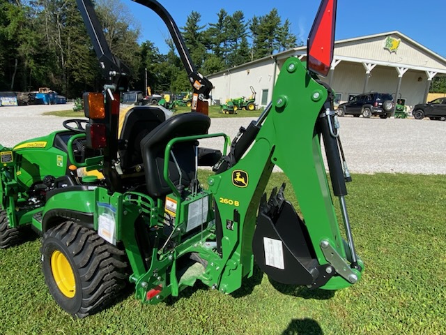 2025 John Deere 1025R Image 3