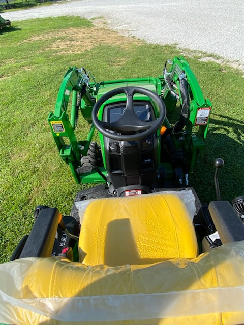 2025 John Deere 1025R Image 5