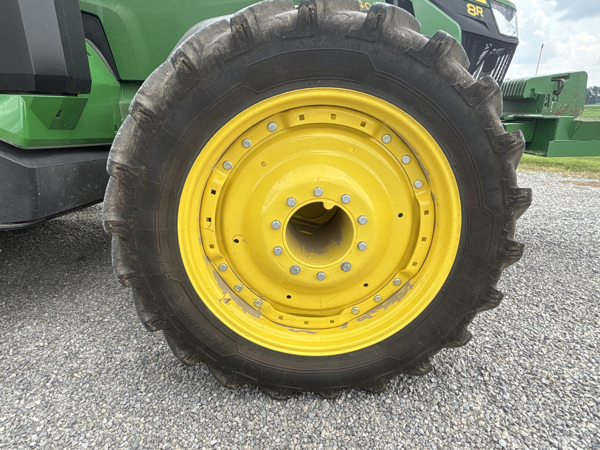 Used 2025 John Deere 8R 340 Row Crop Tractors at Koenig Equipment in Urbana, OH - PhotoXL6