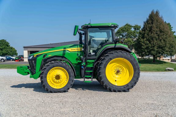Used 2025 John Deere 8R 340 Row Crop Tractors at Koenig Equipment in Urbana, OH - Photo1