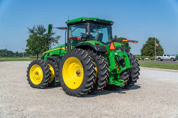 Used 2025 John Deere 8R 340 Row Crop Tractors at Koenig Equipment in Urbana, OH - Photo2