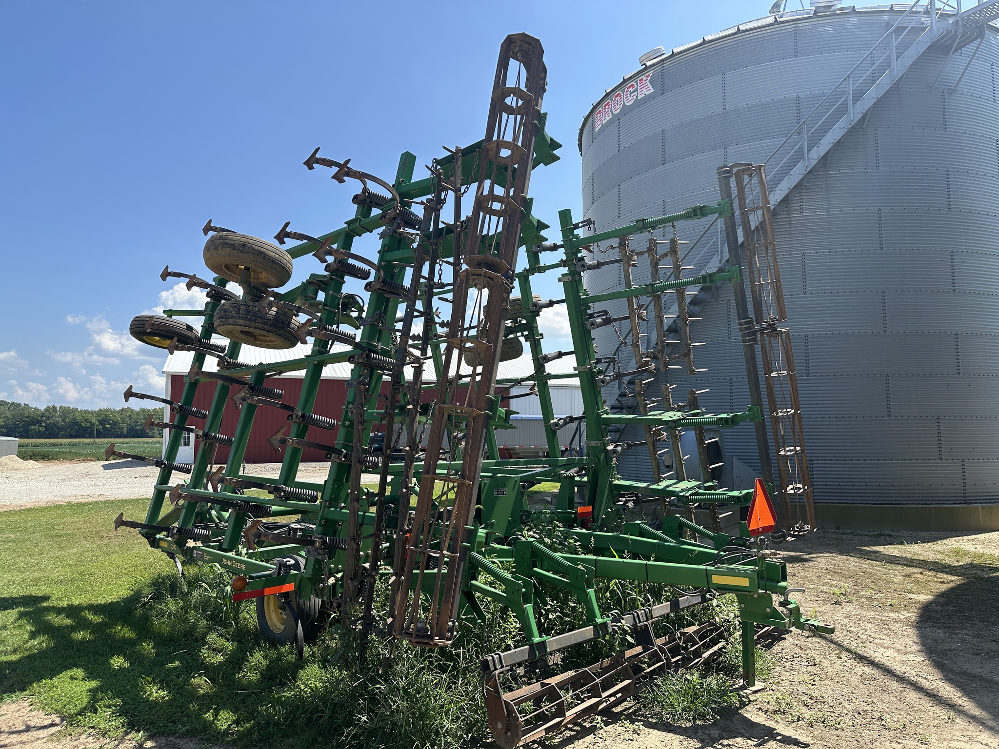 2006 John Deere 2210 Image 4