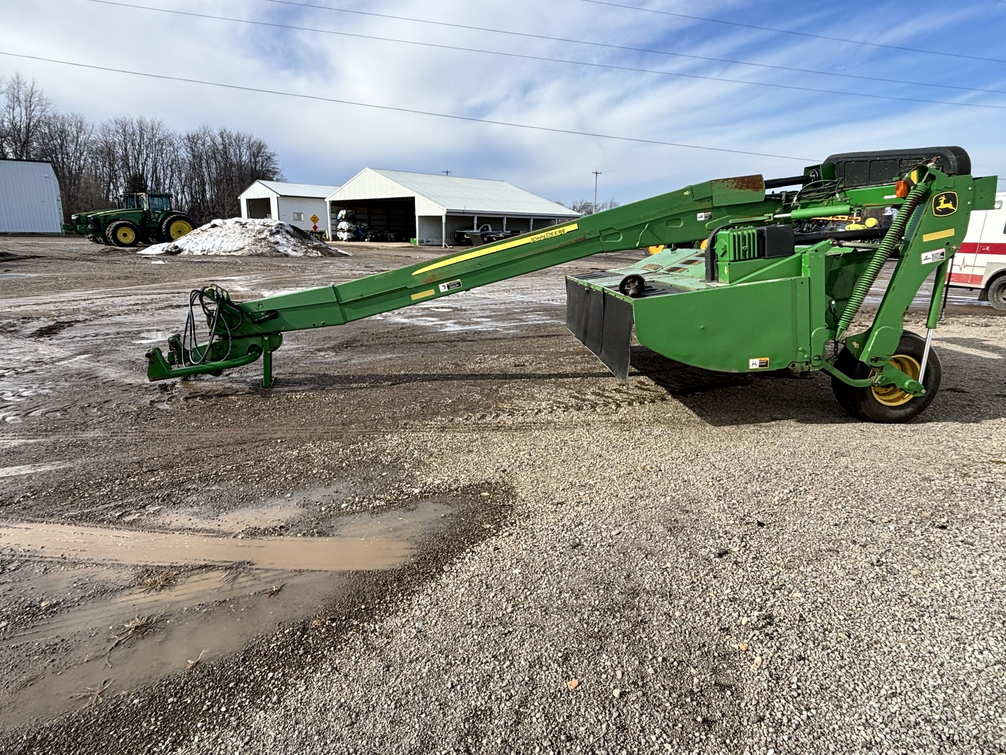 2011 John Deere 835 Image 6