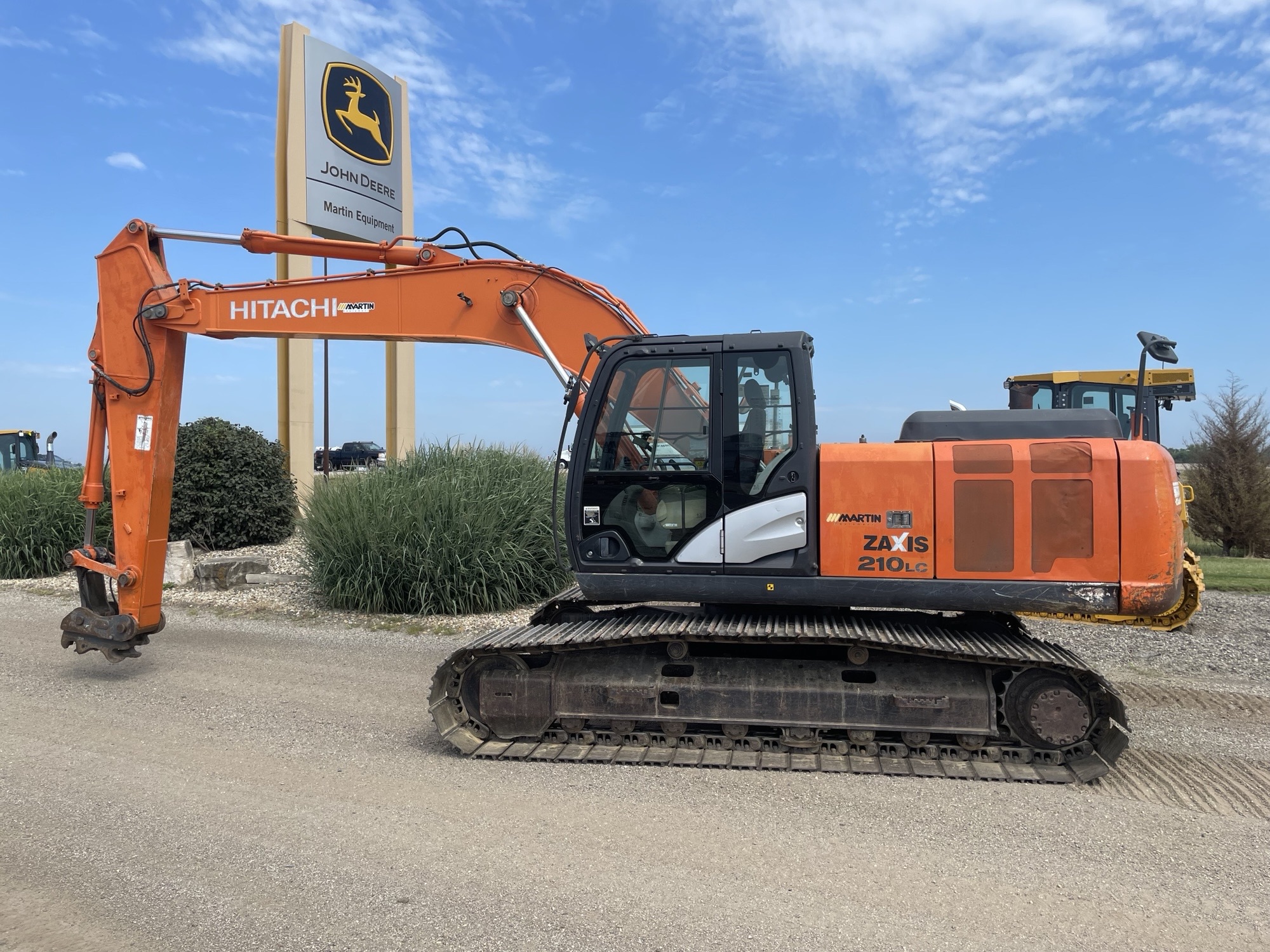 2014 Hitachi ZX210LC-5 Image 1