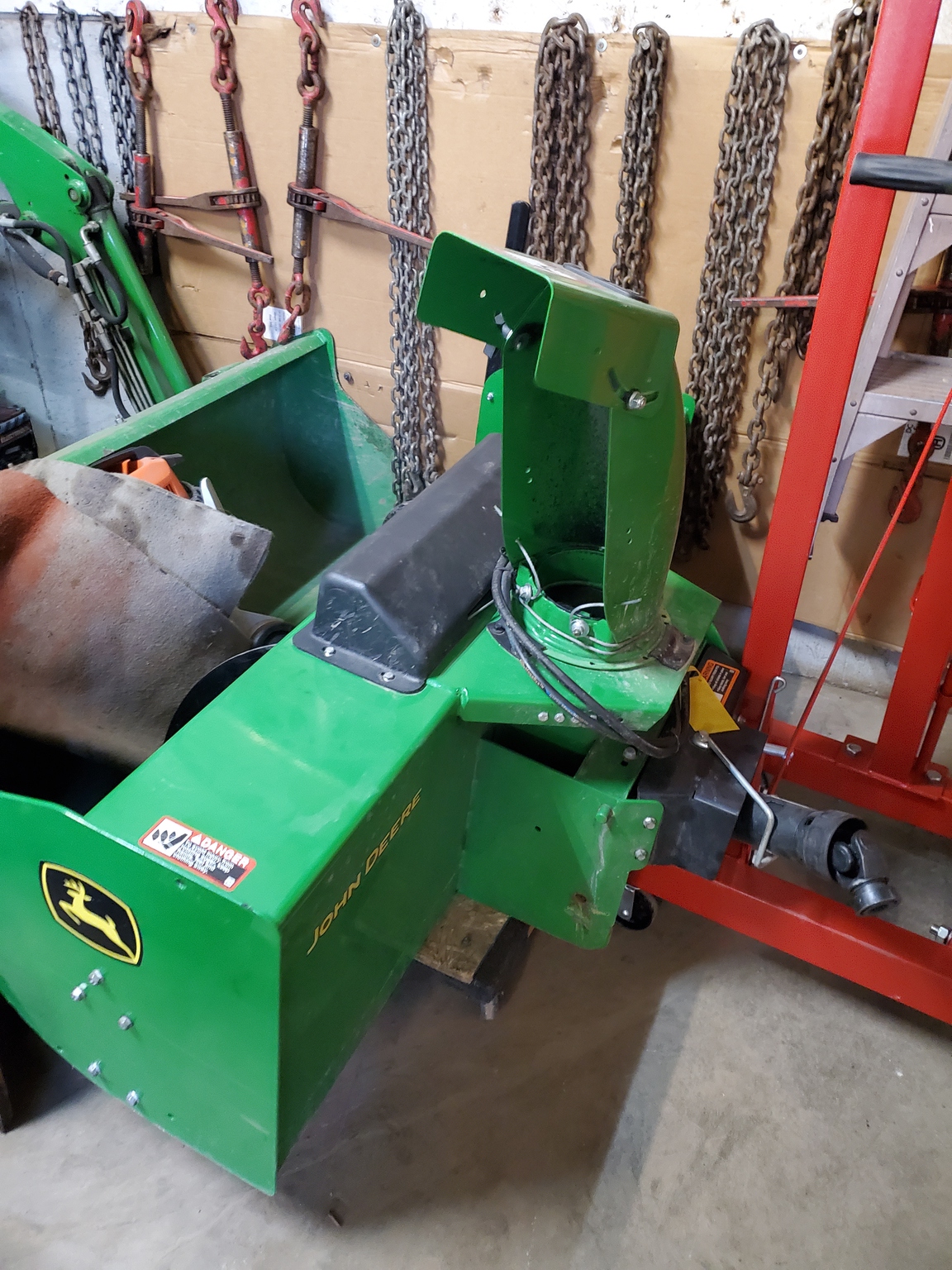 2022 John Deere 2025R Image 9