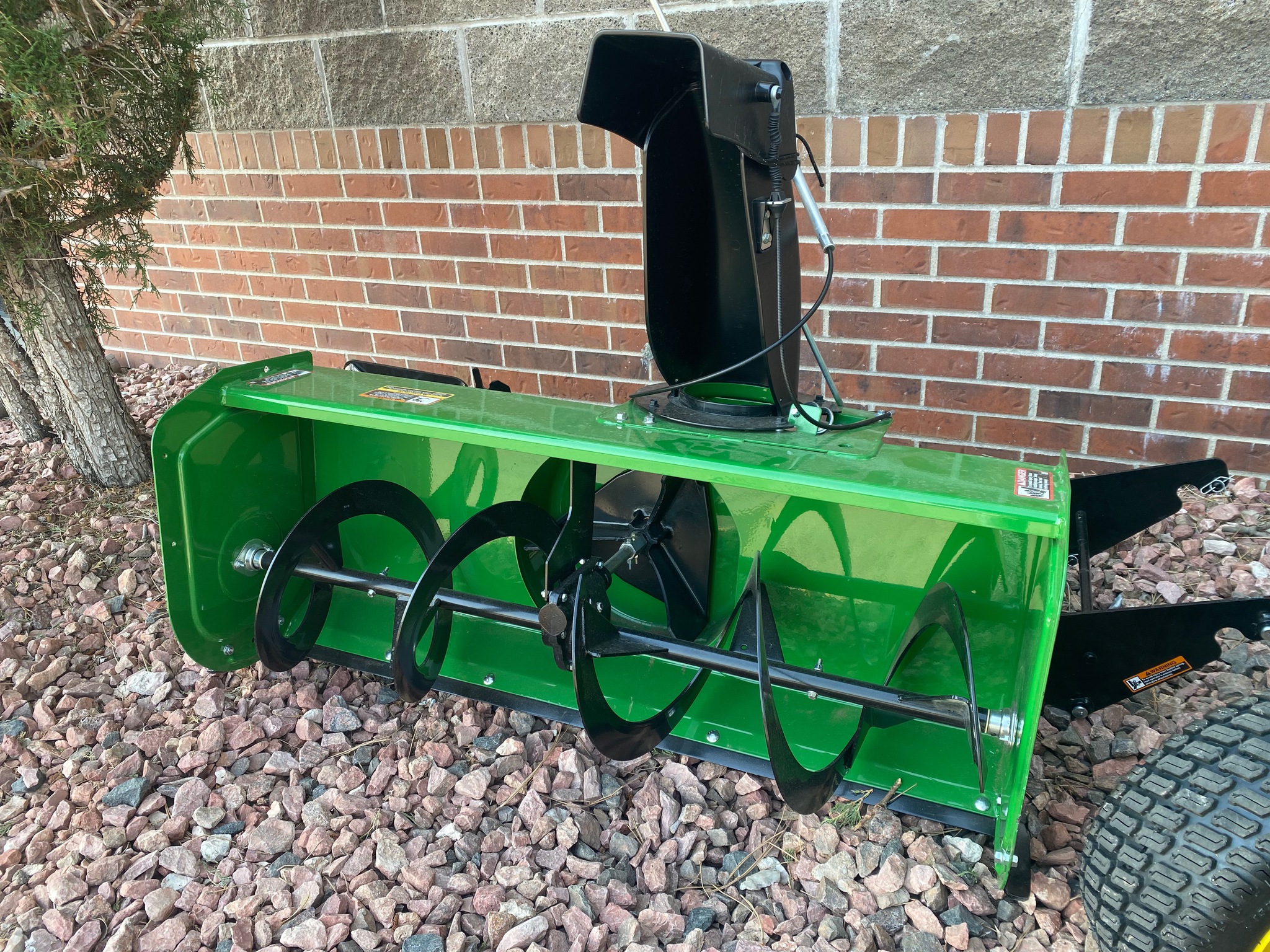 2024 John Deere X570 Image 7