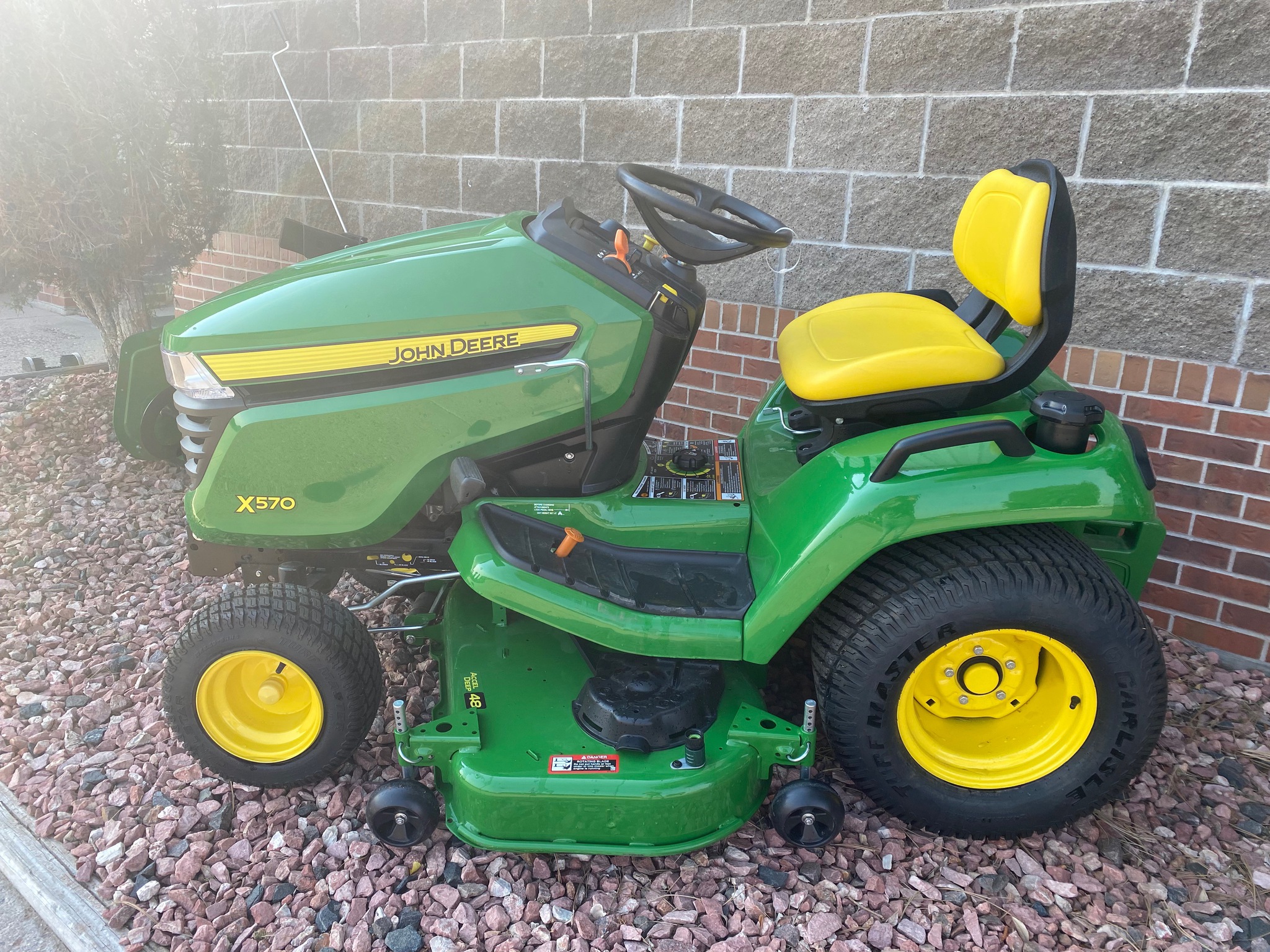 2024 John Deere X570 Image 2