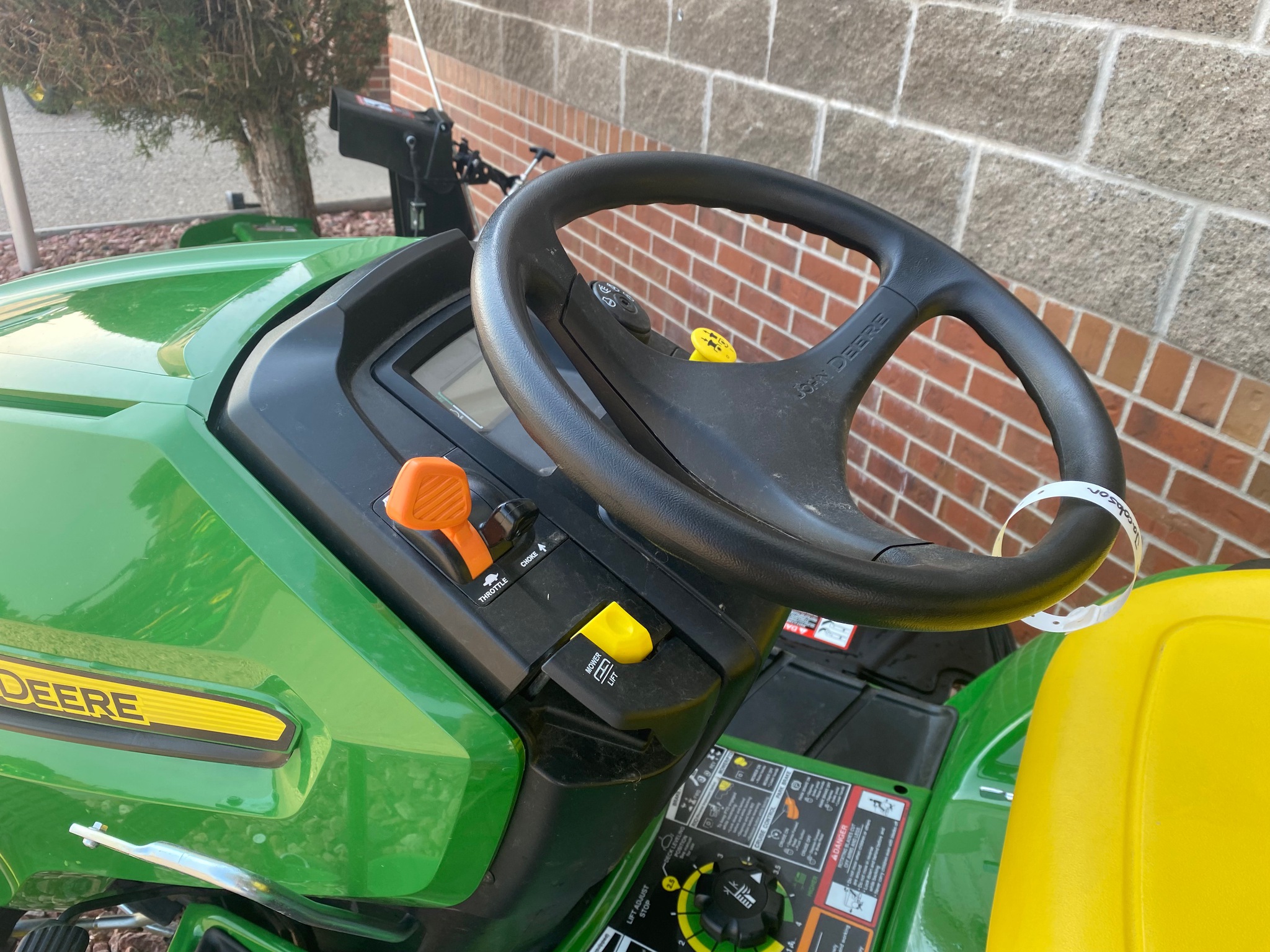 2024 John Deere X570 Image 5