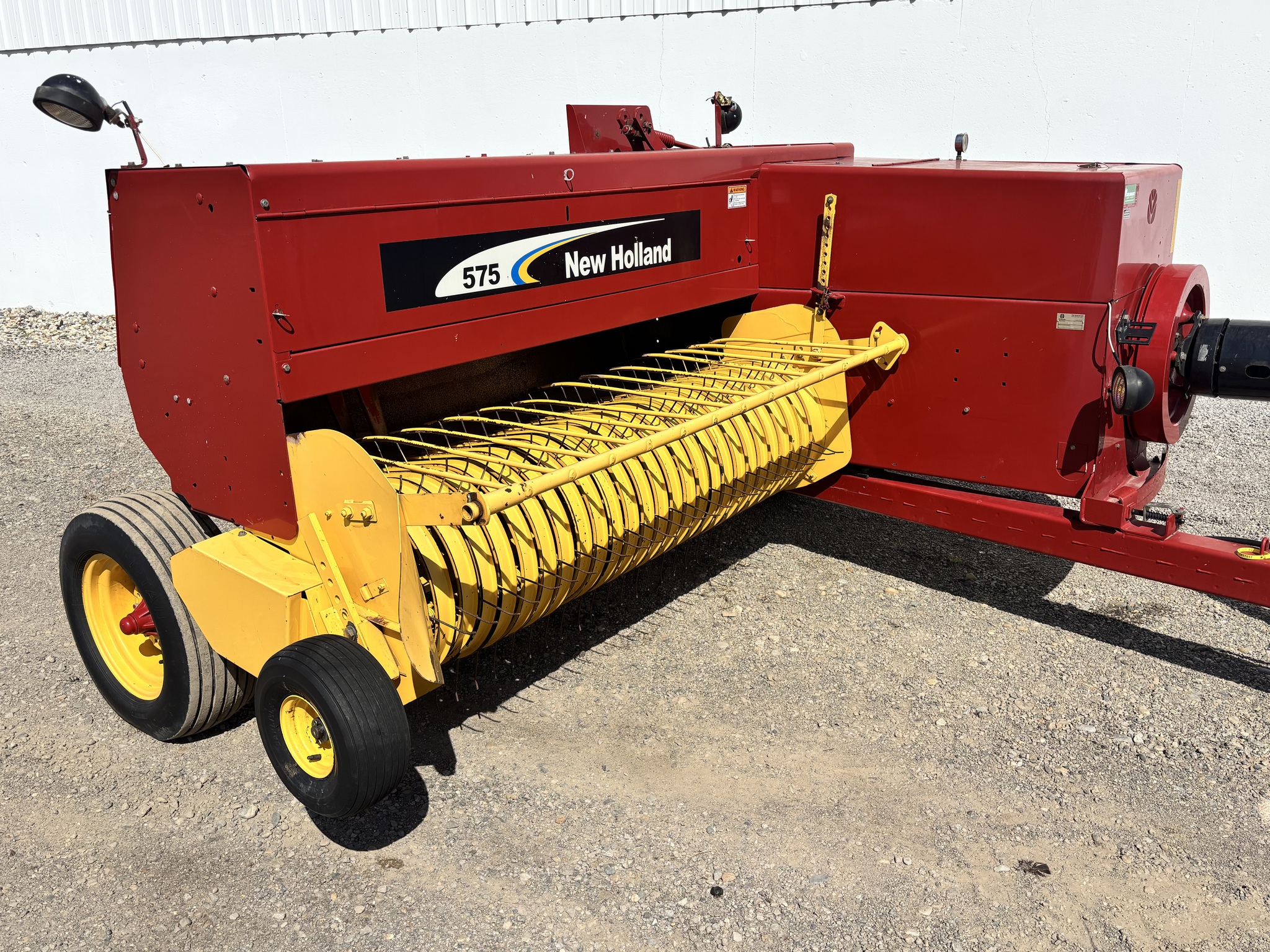 2005 New Holland 575 Image 5