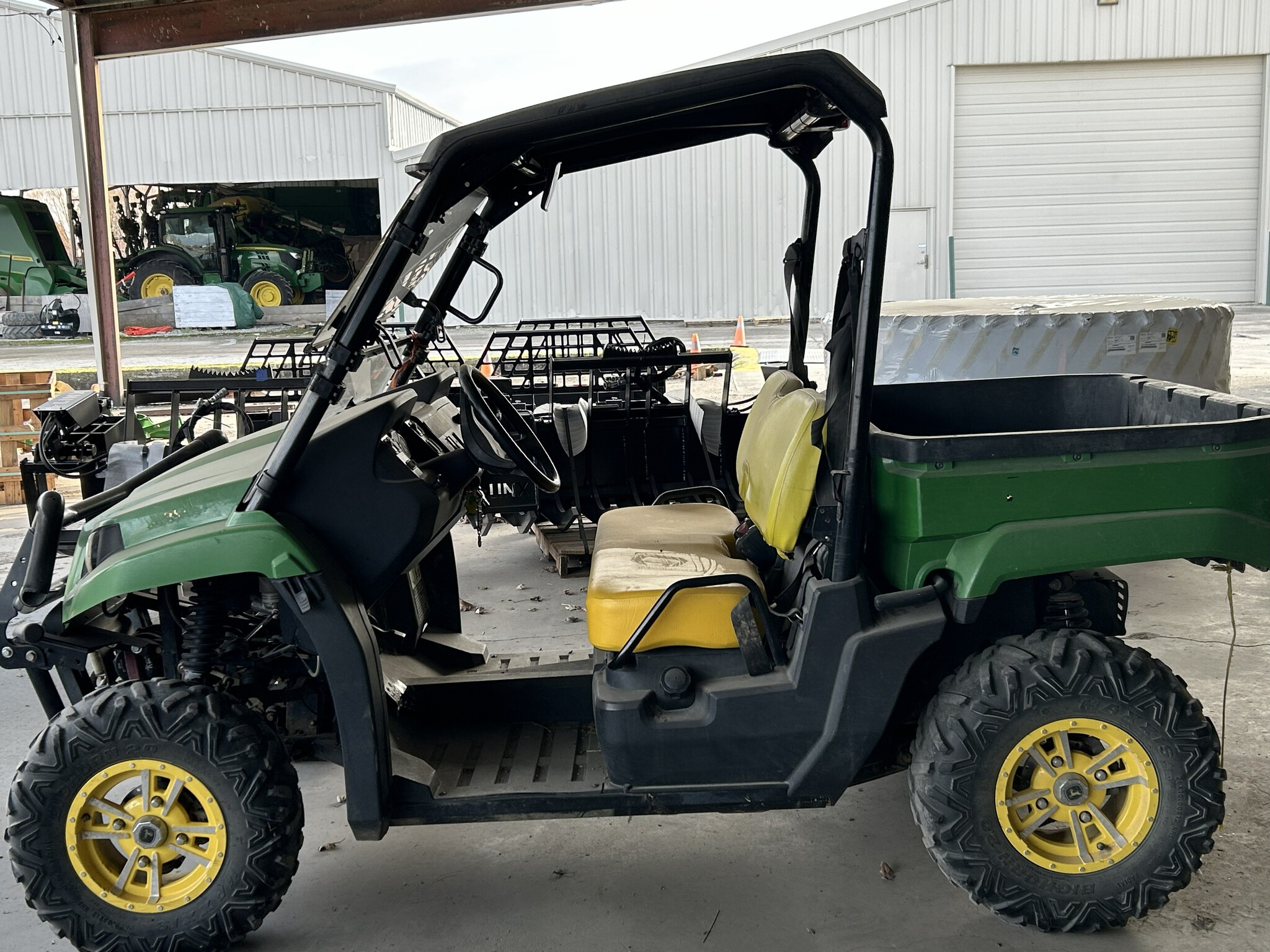 2013 John Deere XUV 550 GREEN Image 6