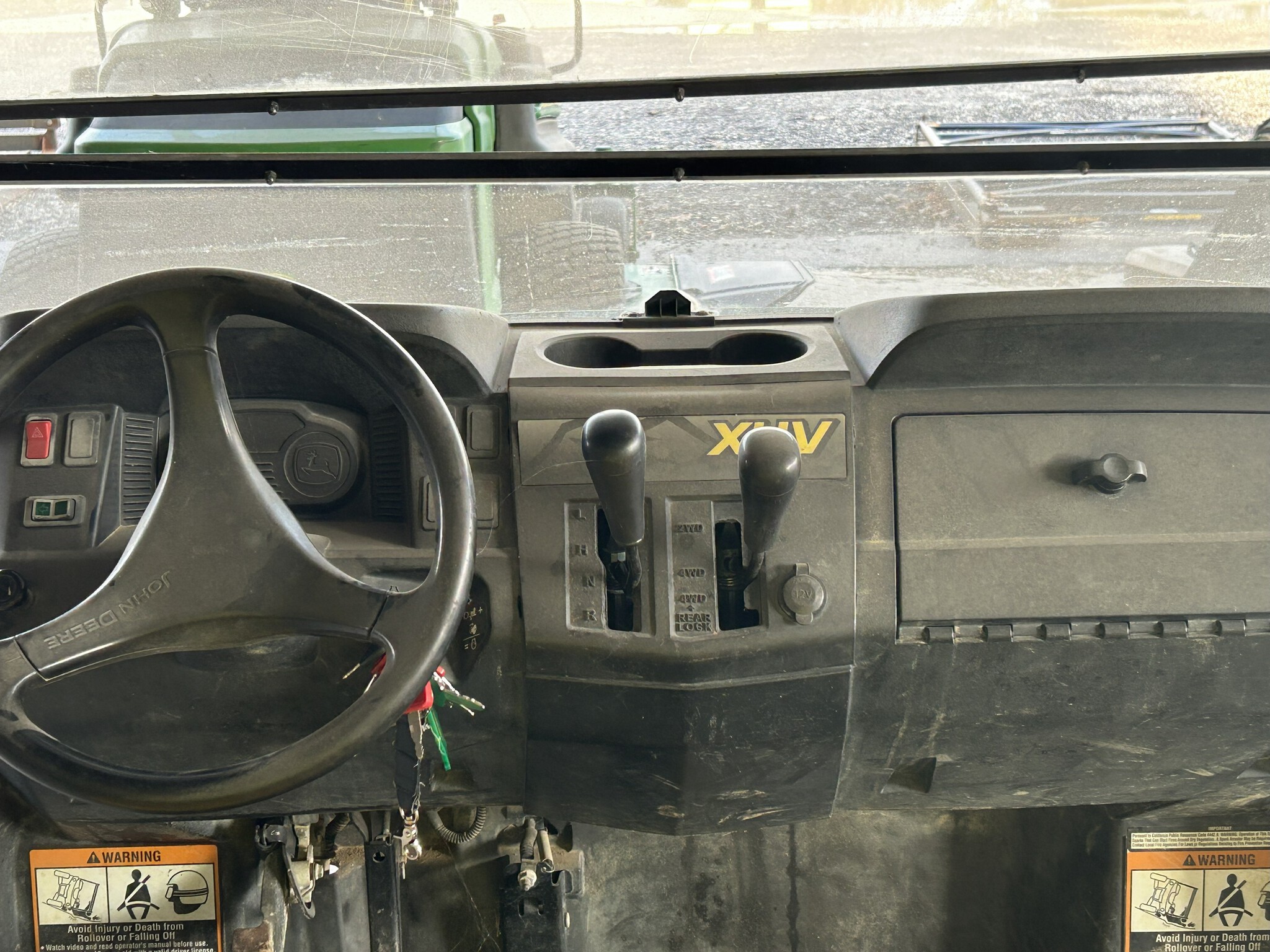 2013 John Deere XUV 550 GREEN Image 8