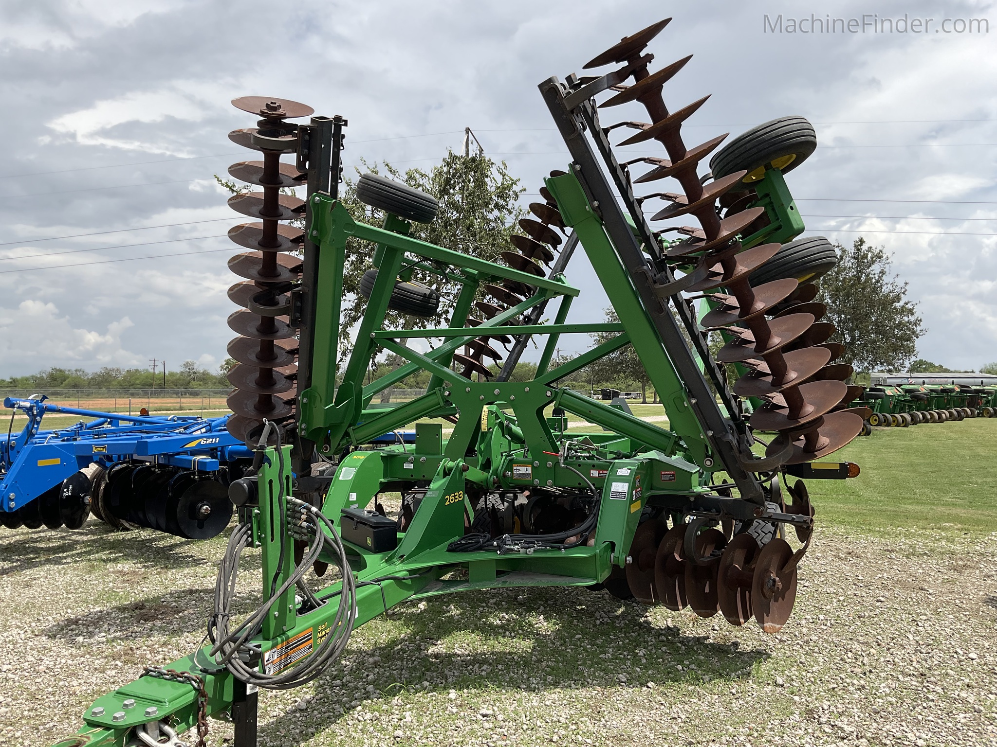 2022 John Deere 2633 | Disks | MachineFinder