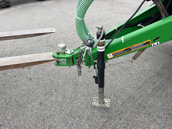 2018 John-Deere 560M