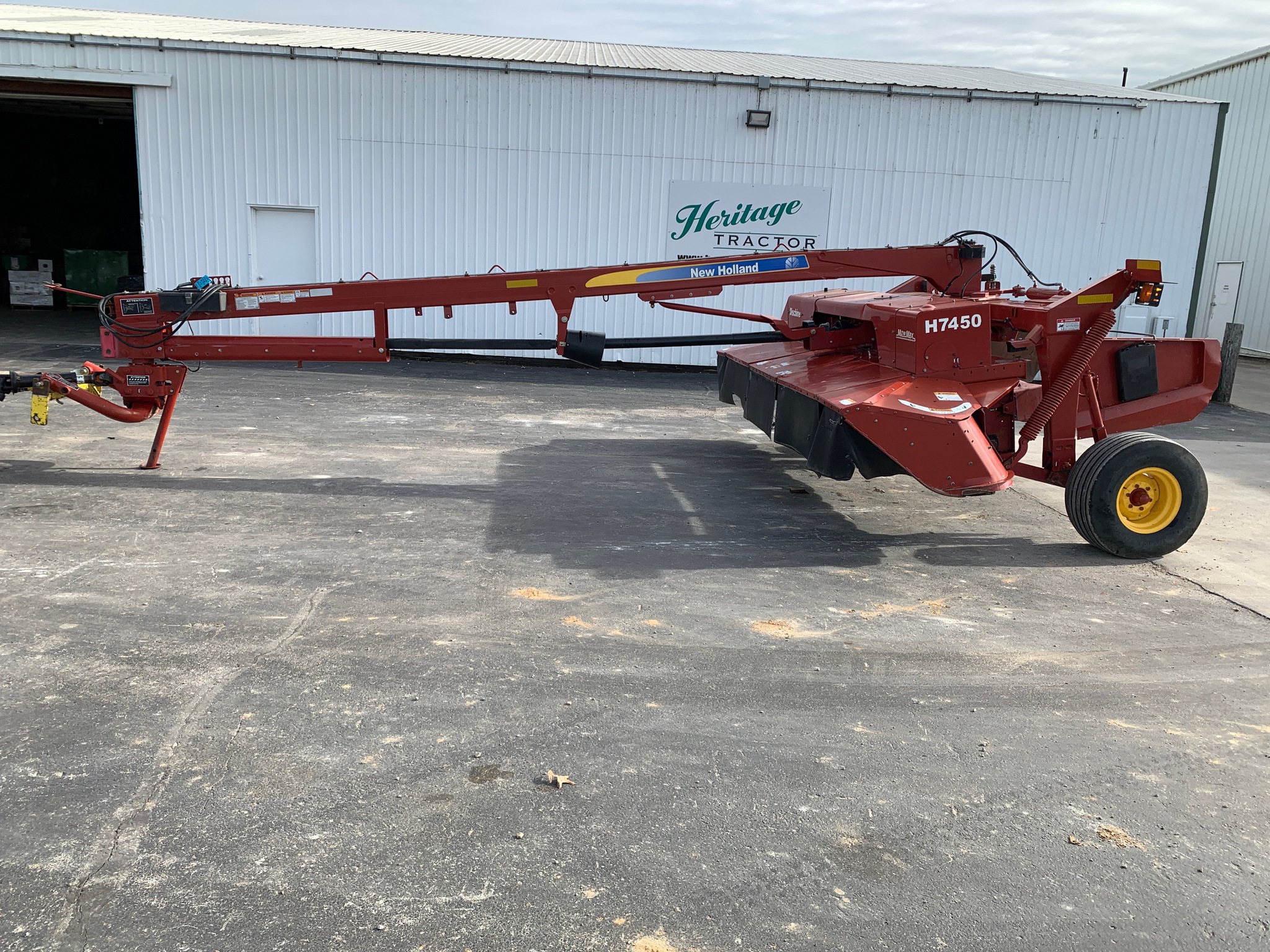  2011 New Holland H7450 at Heritage Tractor in Lamar, MO