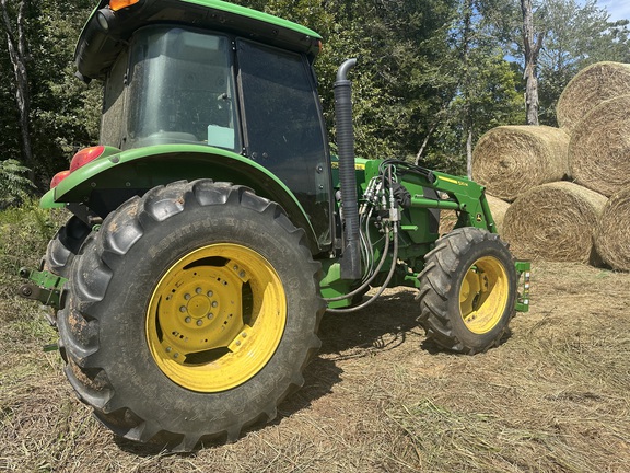 2015 John Deere 5100E Photo 3