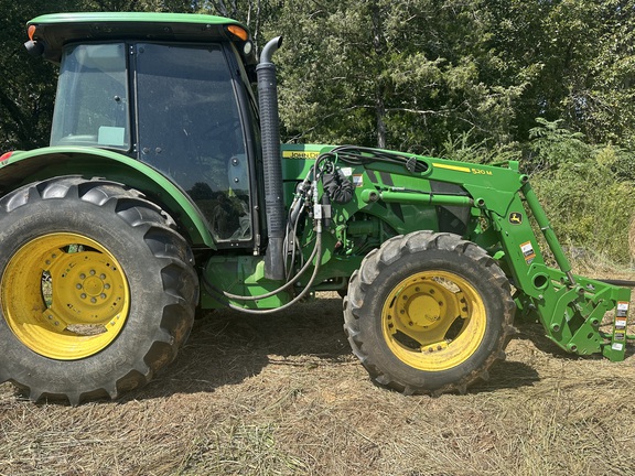 2015 John Deere 5100E Photo 4